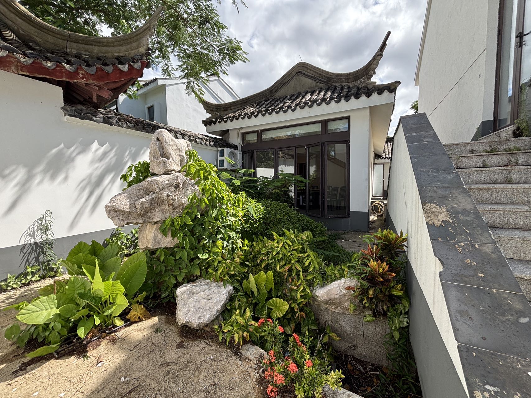 宝安江南城 9室3厅8卫 1700.0万 宝安江南城 9室3厅8卫 1700.0万小区图