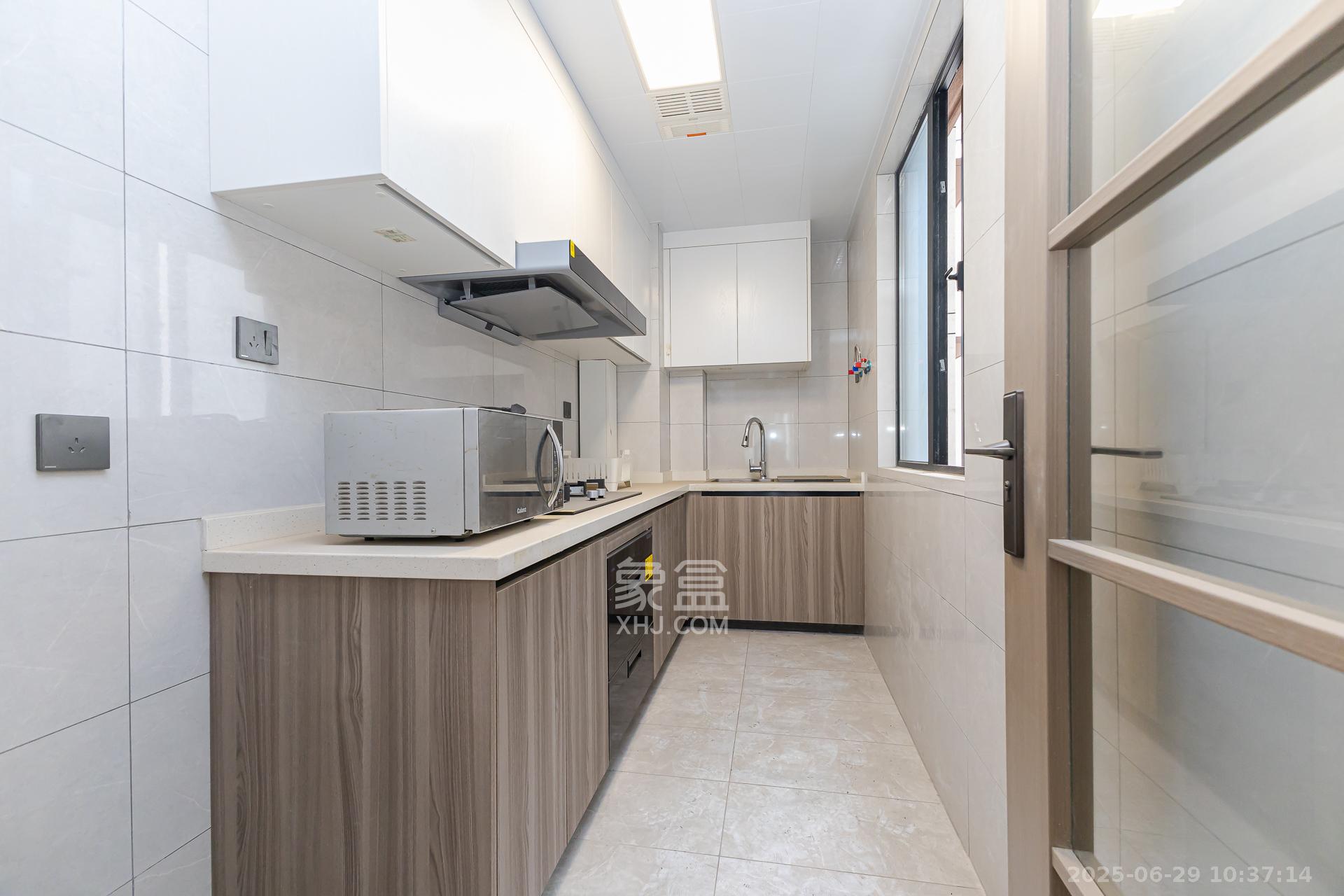 金富湘江悦城 4室2厅2卫 140.0万 金富湘江悦城 4室2厅2卫 140.0万厨房