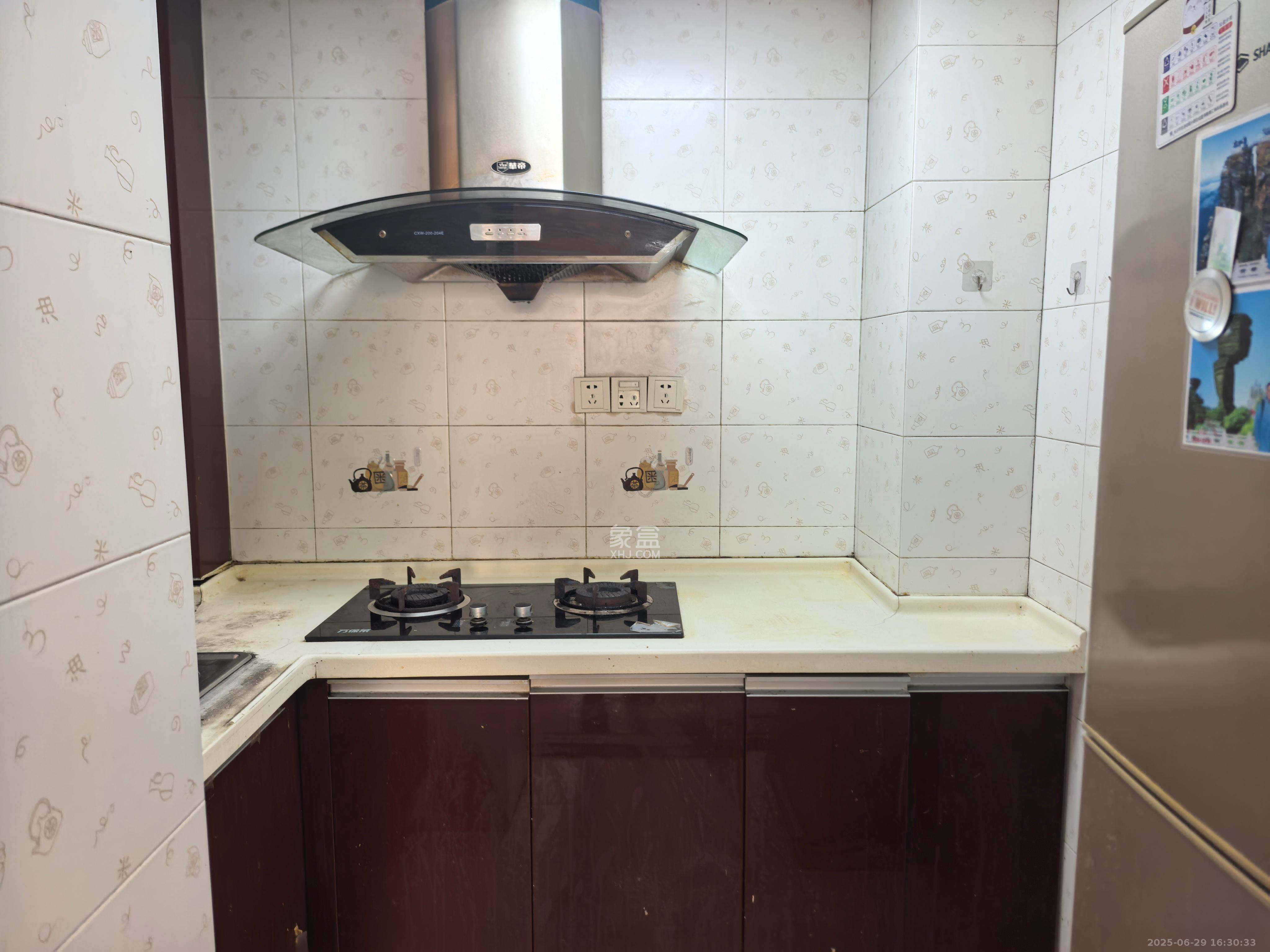 芙蓉公馆  2室1厅1卫    2600.0元/月 芙蓉公馆  2室1厅1卫    2600.0元/月室内图