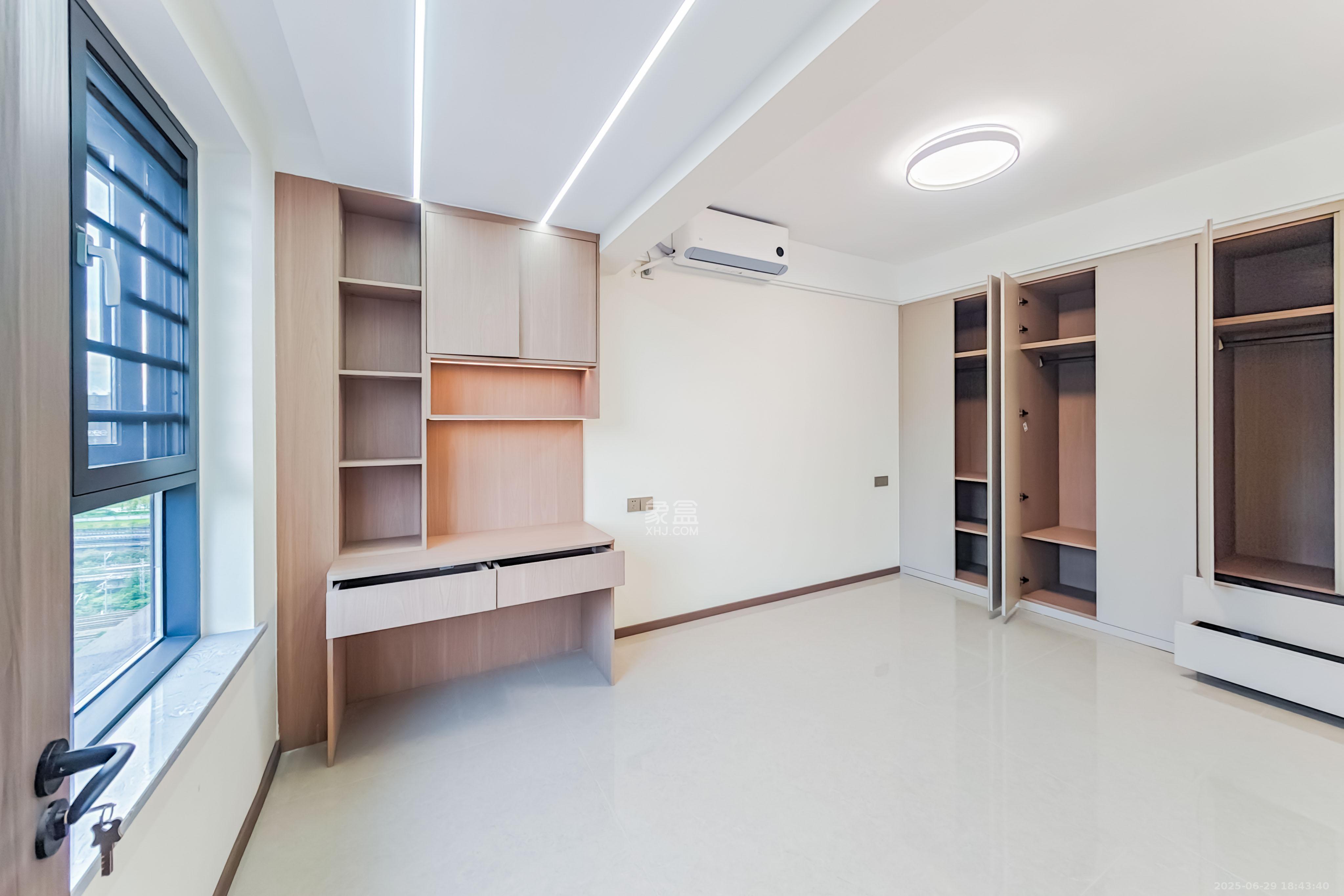 建发玖洲和玺  4室2厅2卫   198.00万卧室