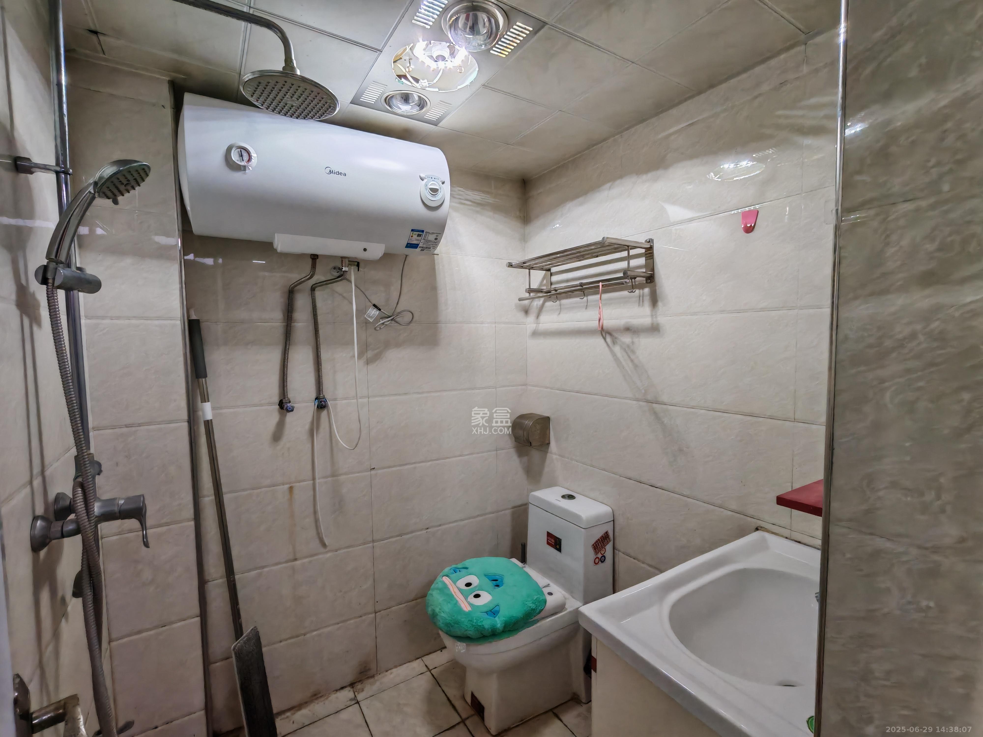 钱隆樽品(一、二、三期)  1室1厅1卫    1300.0元/月 钱隆樽品(一、二、三期)  1室1厅1卫    1300.0元/月室内图