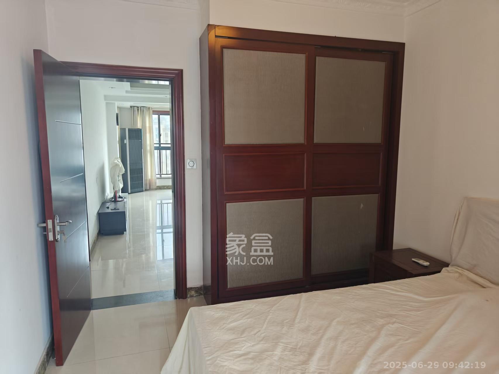 中建麓山和苑  3室2厅1卫    1800.0元/月室内图