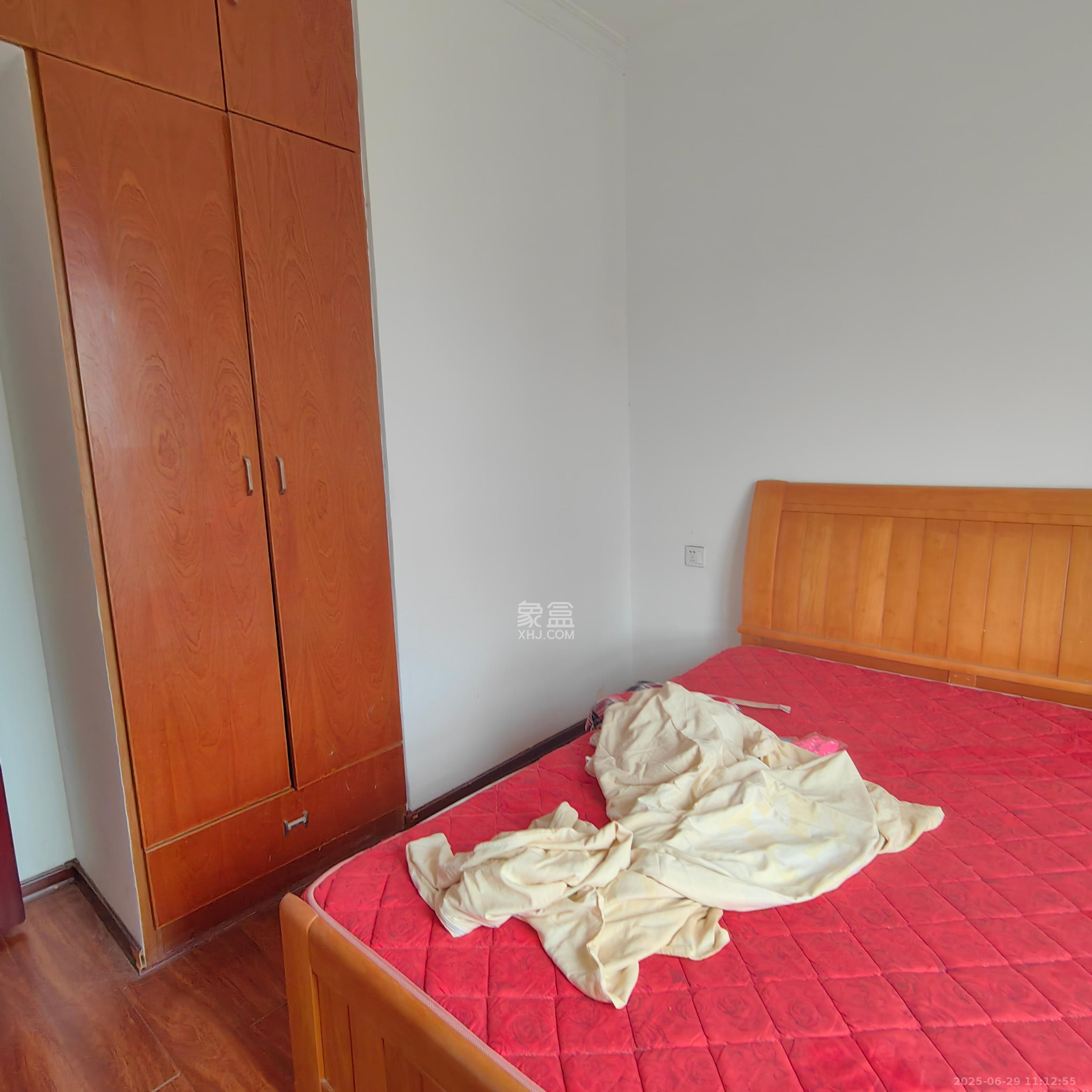 银盘鑫城  4室2厅2卫    1600.0元/月 银盘鑫城  4室2厅2卫    1600.0元/月室内图