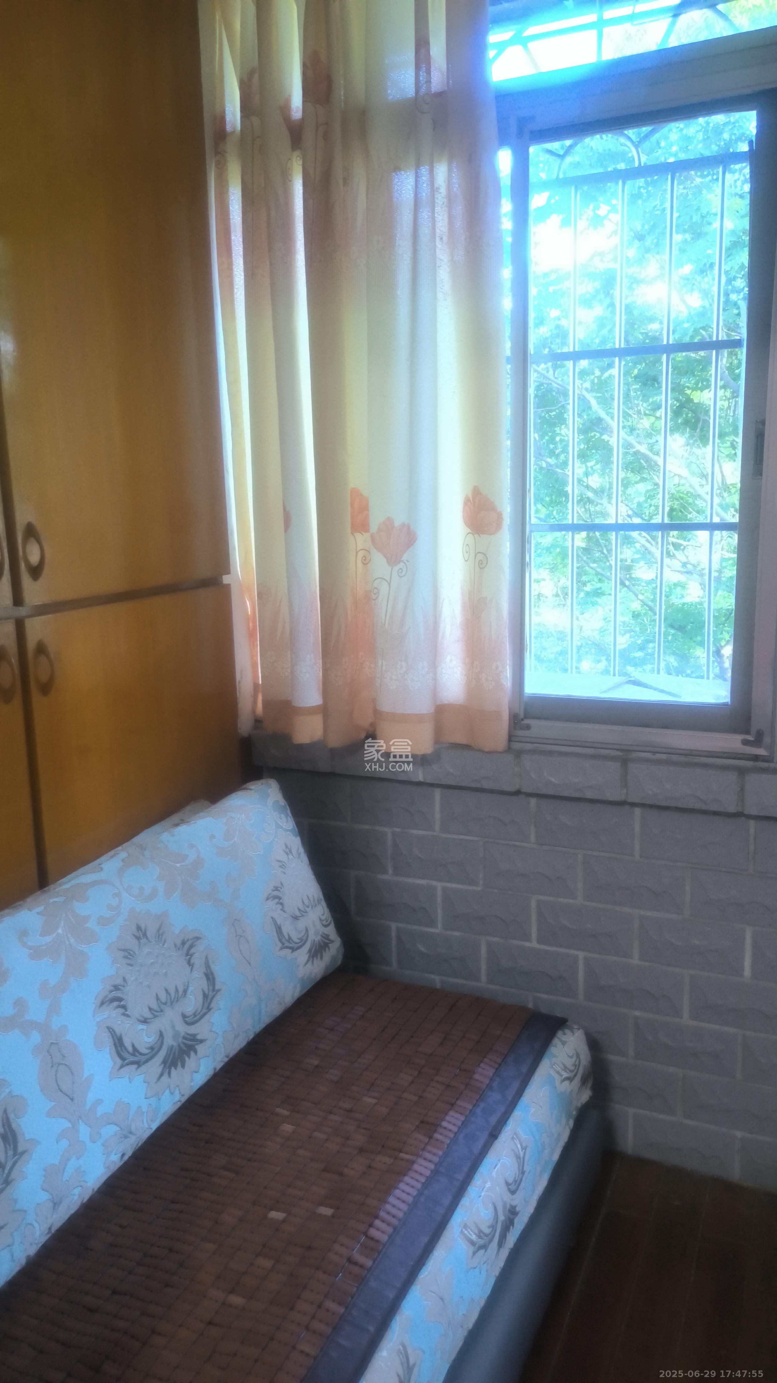 红旗社区  1室1厅1卫   1500.00元/月室内图