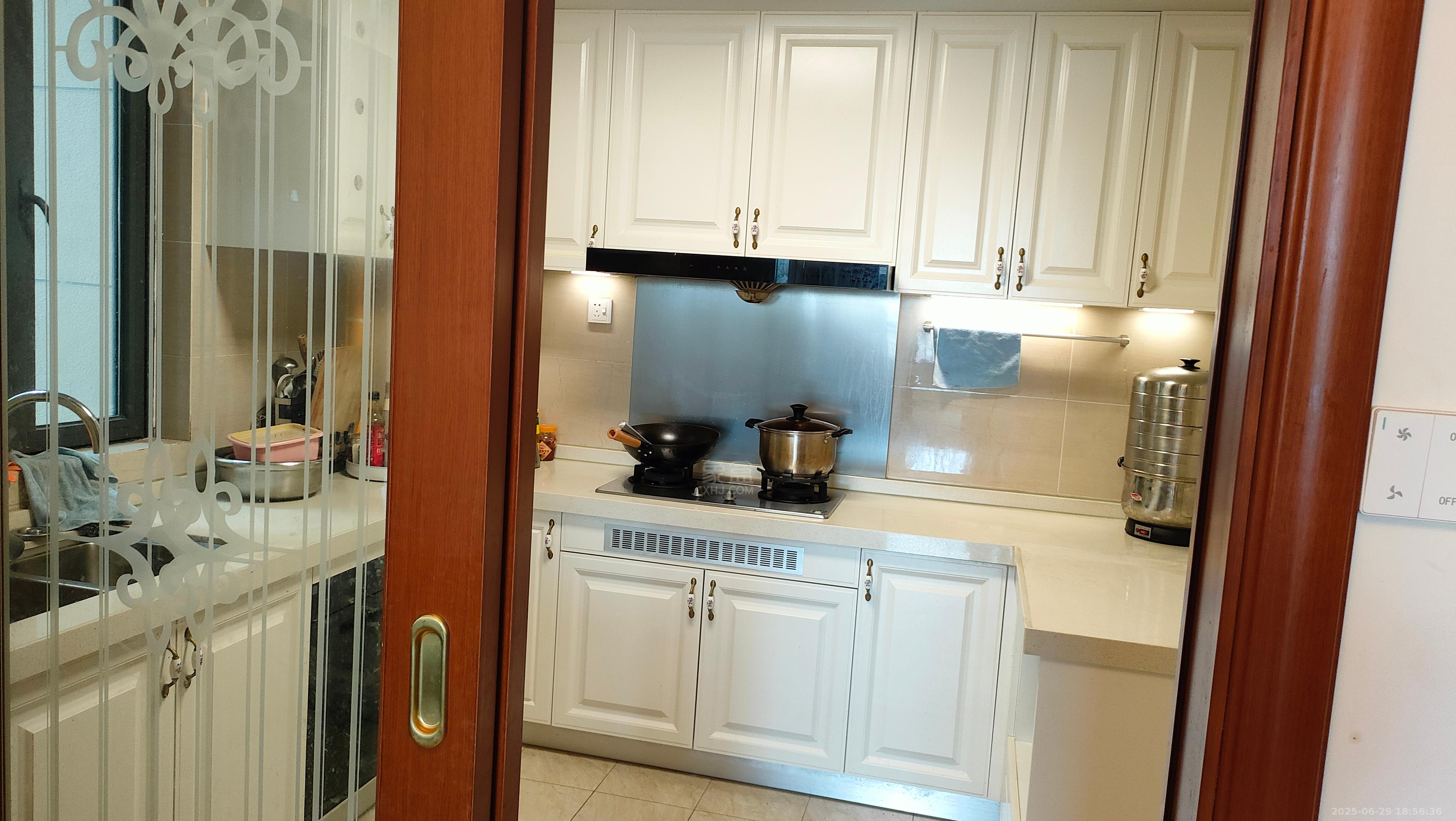 恒大华府 3室2厅1卫 2800.0元/月 恒大华府 3室2厅1卫 2800.0元/月室内图