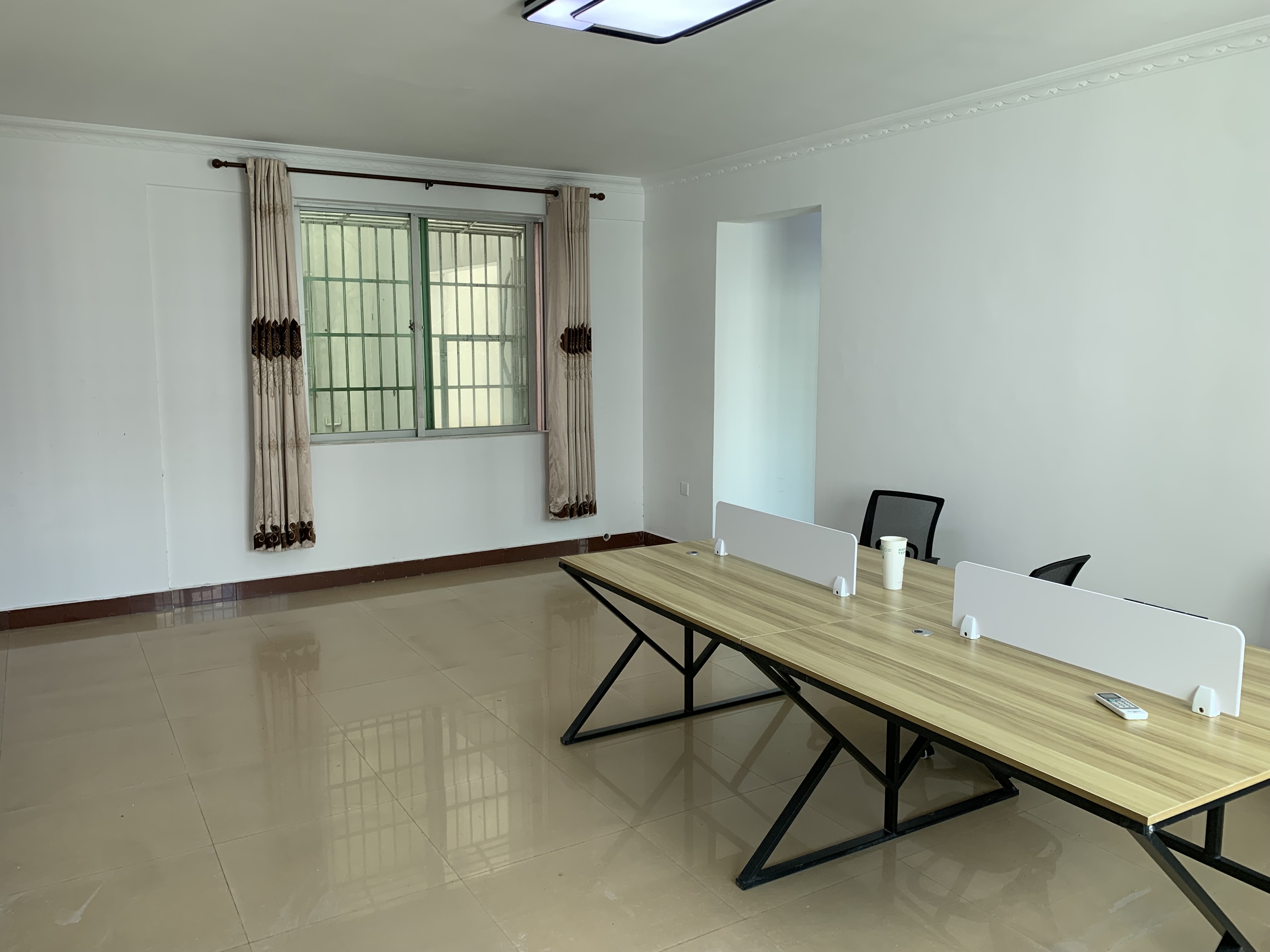 富豪大厦(富豪花园) 3室2厅1卫 2600.0元/月 富豪大厦(富豪花园) 3室2厅1卫 2600.0元/月室内图