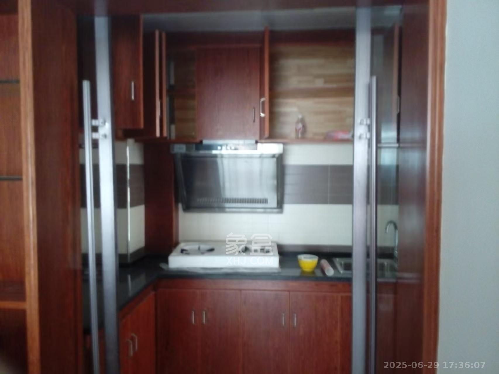 鑫远熙山 4室2厅2卫 2700.0元/月 鑫远熙山 4室2厅2卫 2700.0元/月室内图