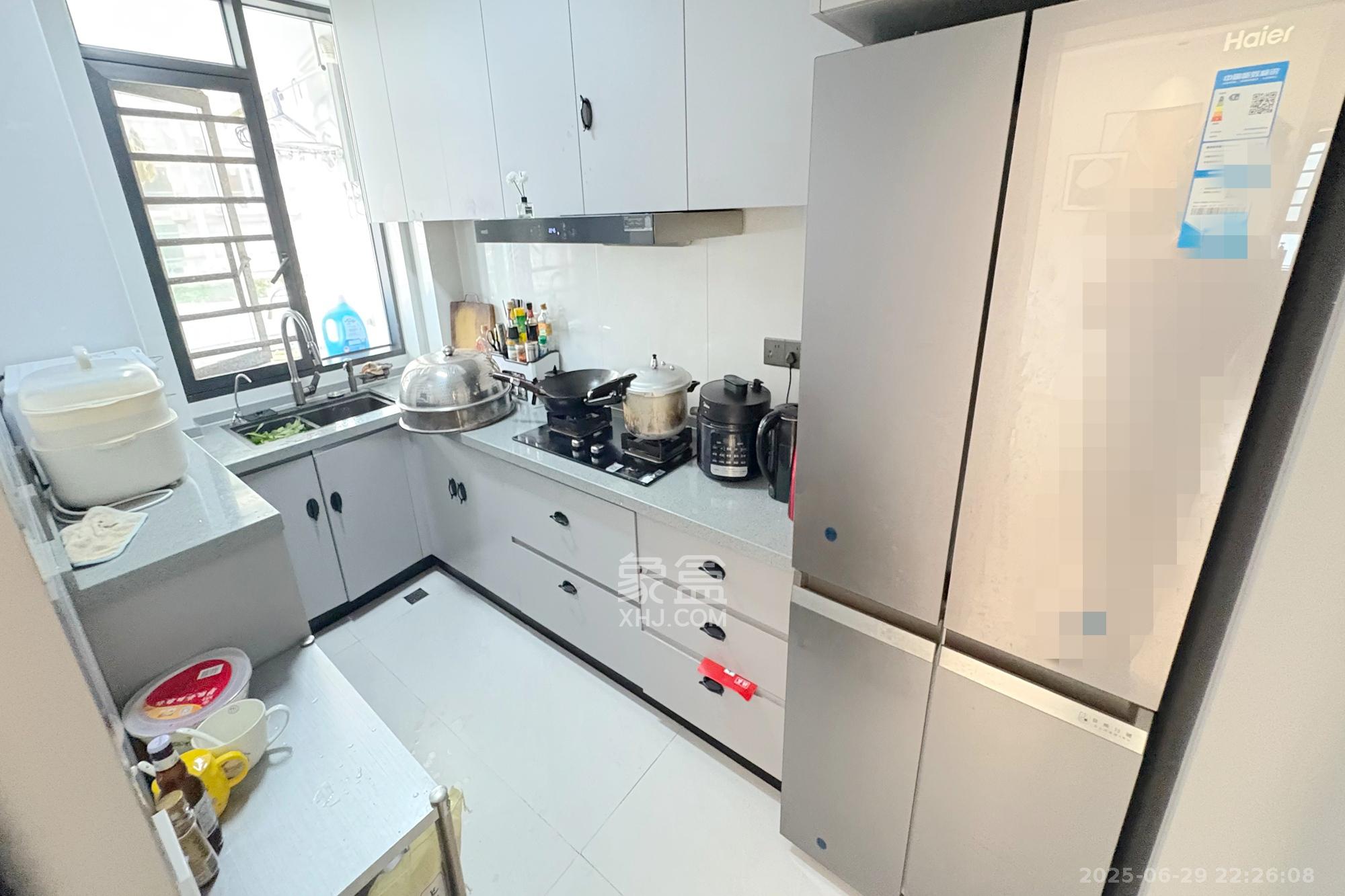 三角花园星城  3室2厅2卫    238.0万厨房