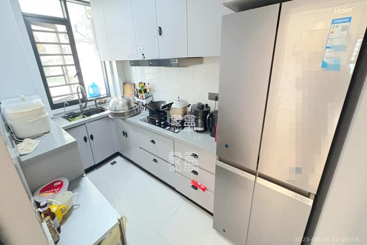 三角花园星城 3室2厅2卫 238.0万 三角花园星城 3室2厅2卫 238.0万厨房