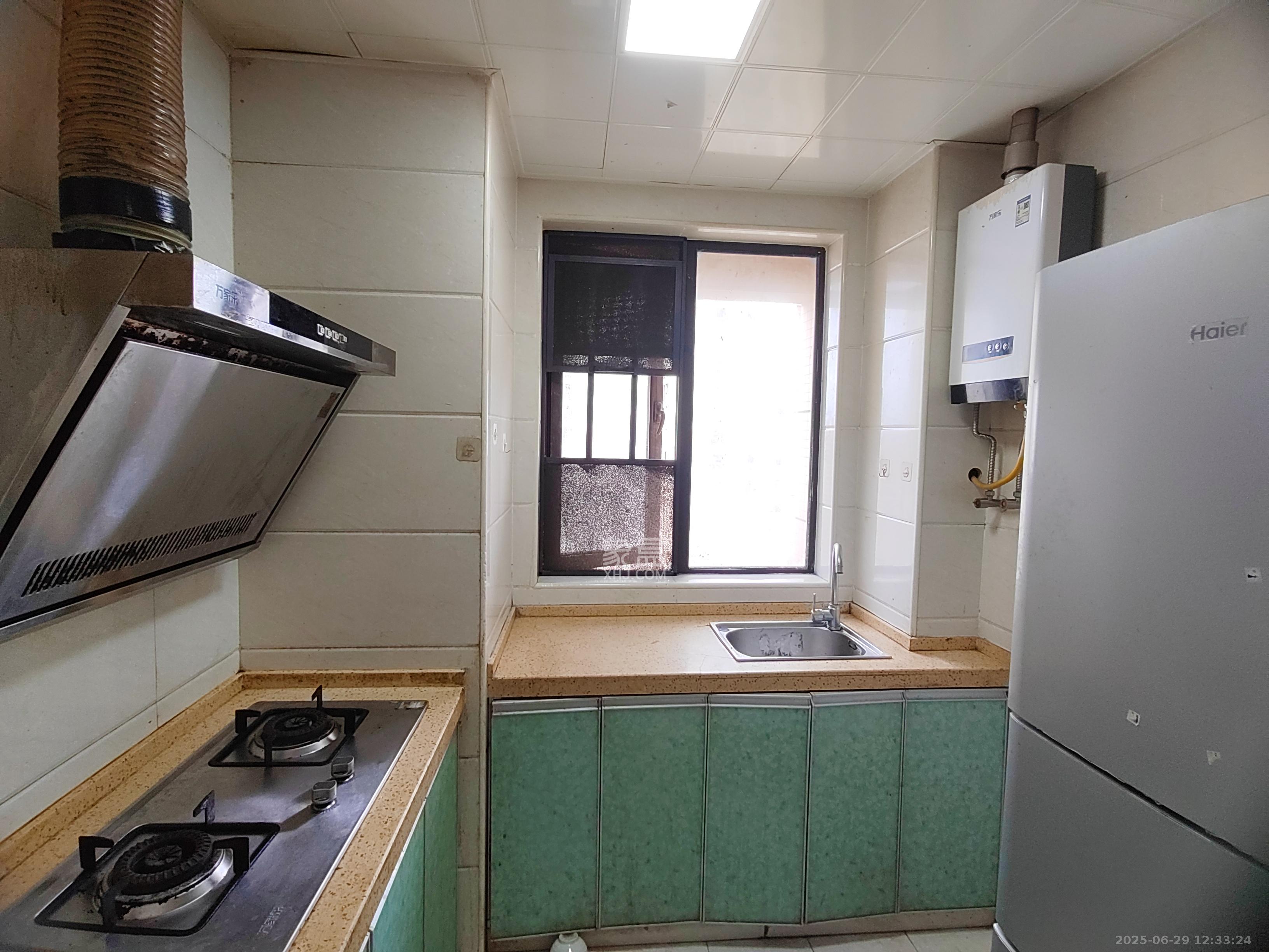 保利西海岸B区  3室2厅1卫   2800.00元/月室内图