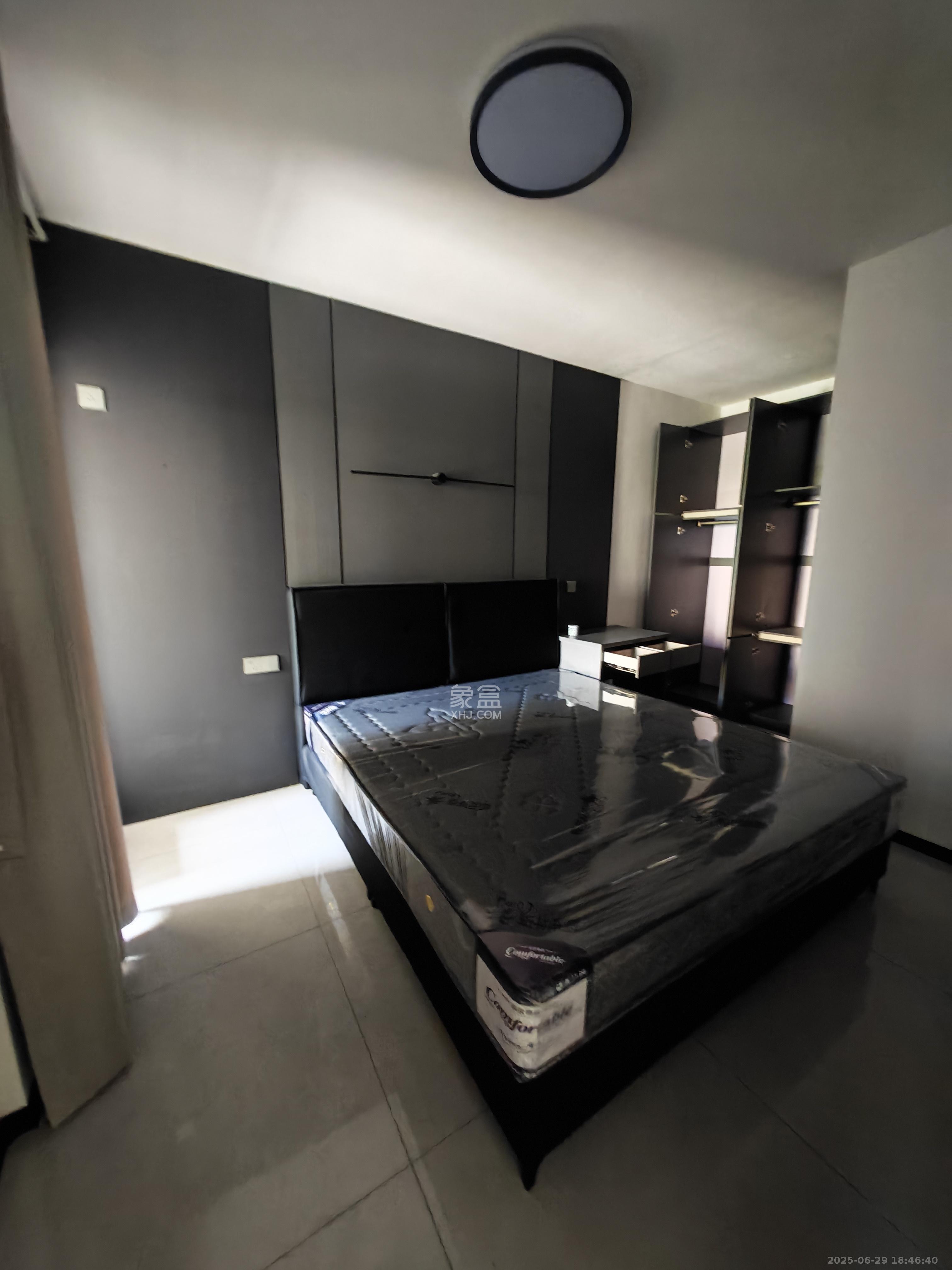 周南学府 2室1厅1卫 2200.0元/月 周南学府 2室1厅1卫 2200.0元/月室内图