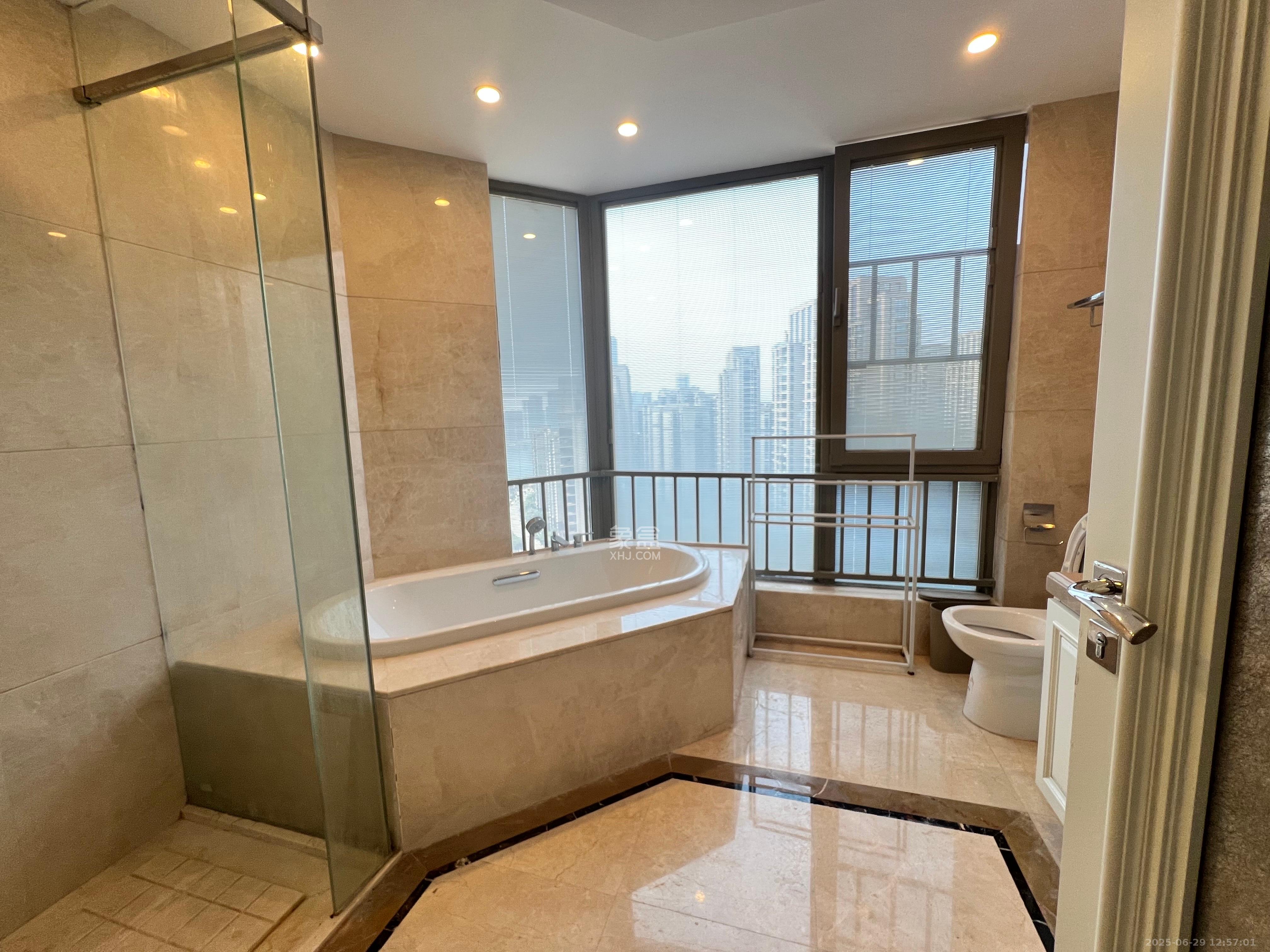 梅溪湖金茂府(金茂广场)(金茂览秀城)  5室2厅4卫    12000.0元/月 梅溪湖金茂府(金茂广场)(金茂览秀城)  5室2厅4卫    12000.0元/月室内图