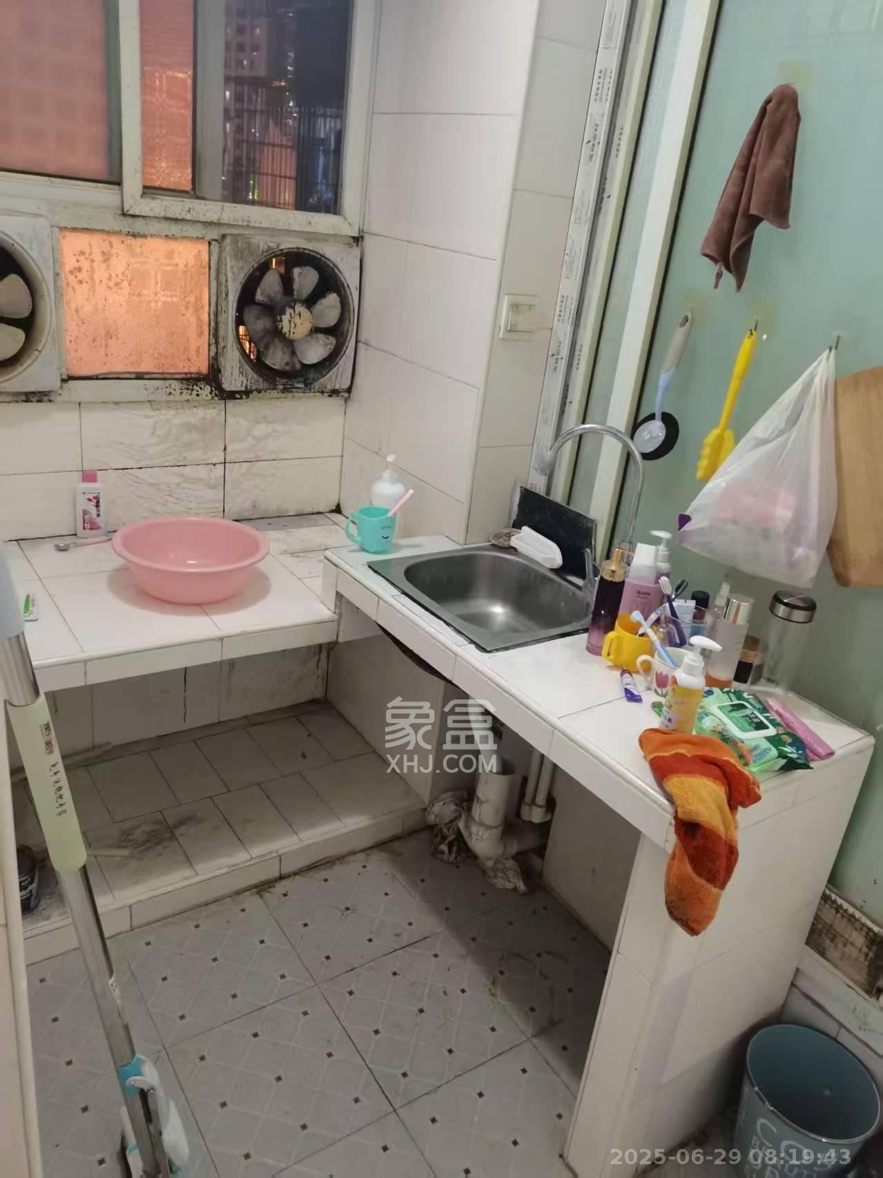 火把山小区 2室1厅1卫 800.0元/月 火把山小区 2室1厅1卫 800.0元/月室内图