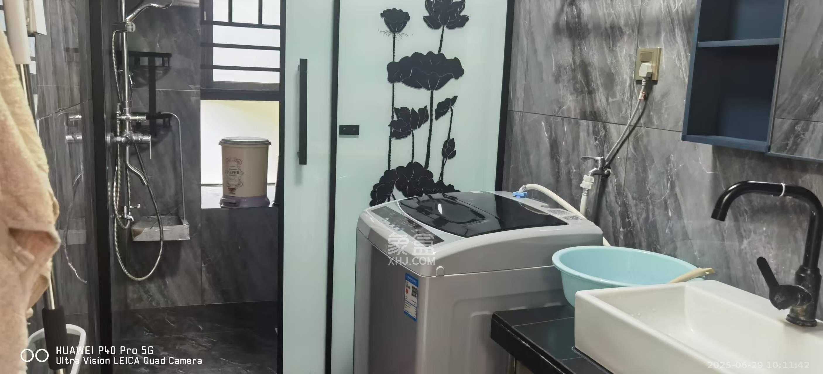 蓝光雍锦半岛  3室2厅2卫   2800.00元/月室内图
