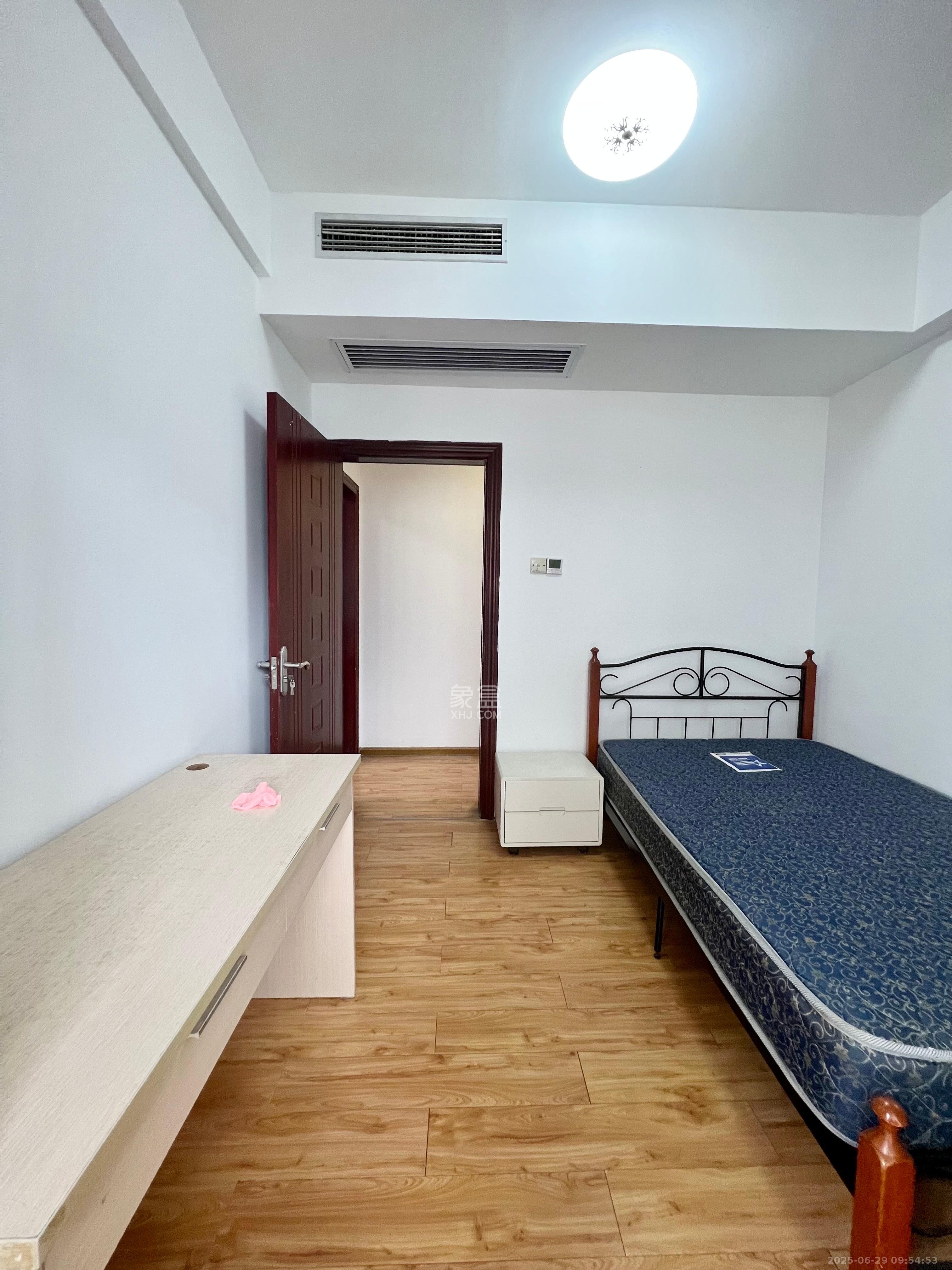 湘瑞嘉园  2室1厅1卫    1800.0元/月 湘瑞嘉园  2室1厅1卫    1800.0元/月室内图1