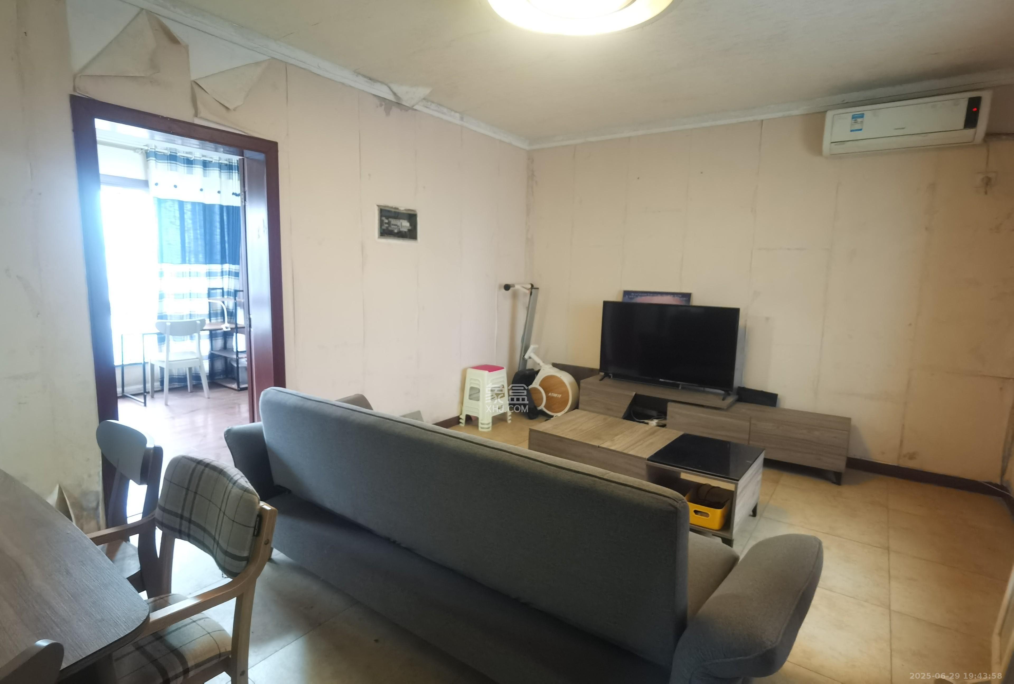 晶华美地  2室1厅1卫   1400.00元/月室内图