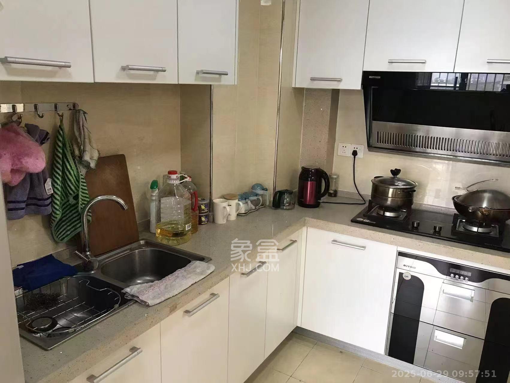 辉煌国际城一期  2室2厅1卫    2600.0元/月室内图