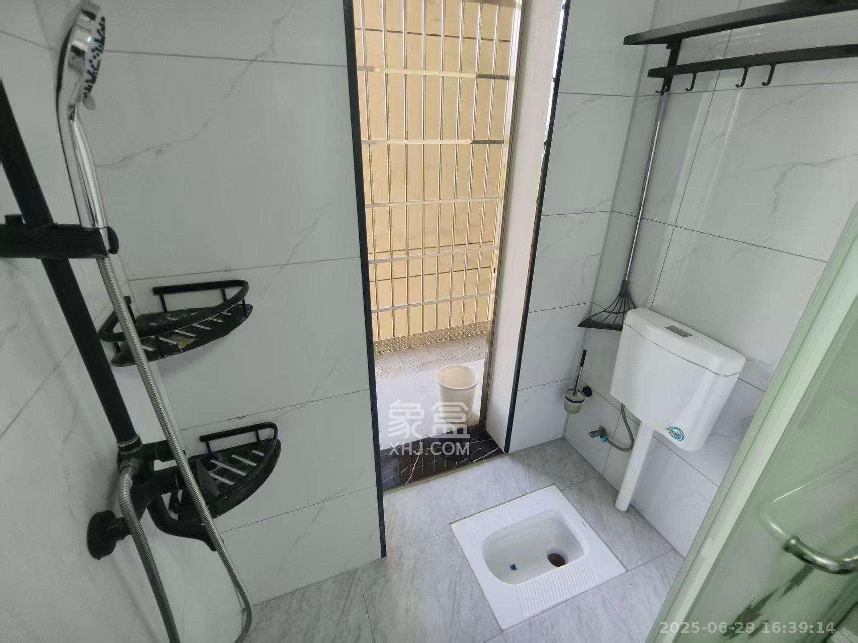 真人桥家园一期  2室1厅1卫    1200.0元/月 真人桥家园一期  2室1厅1卫    1200.0元/月室内图