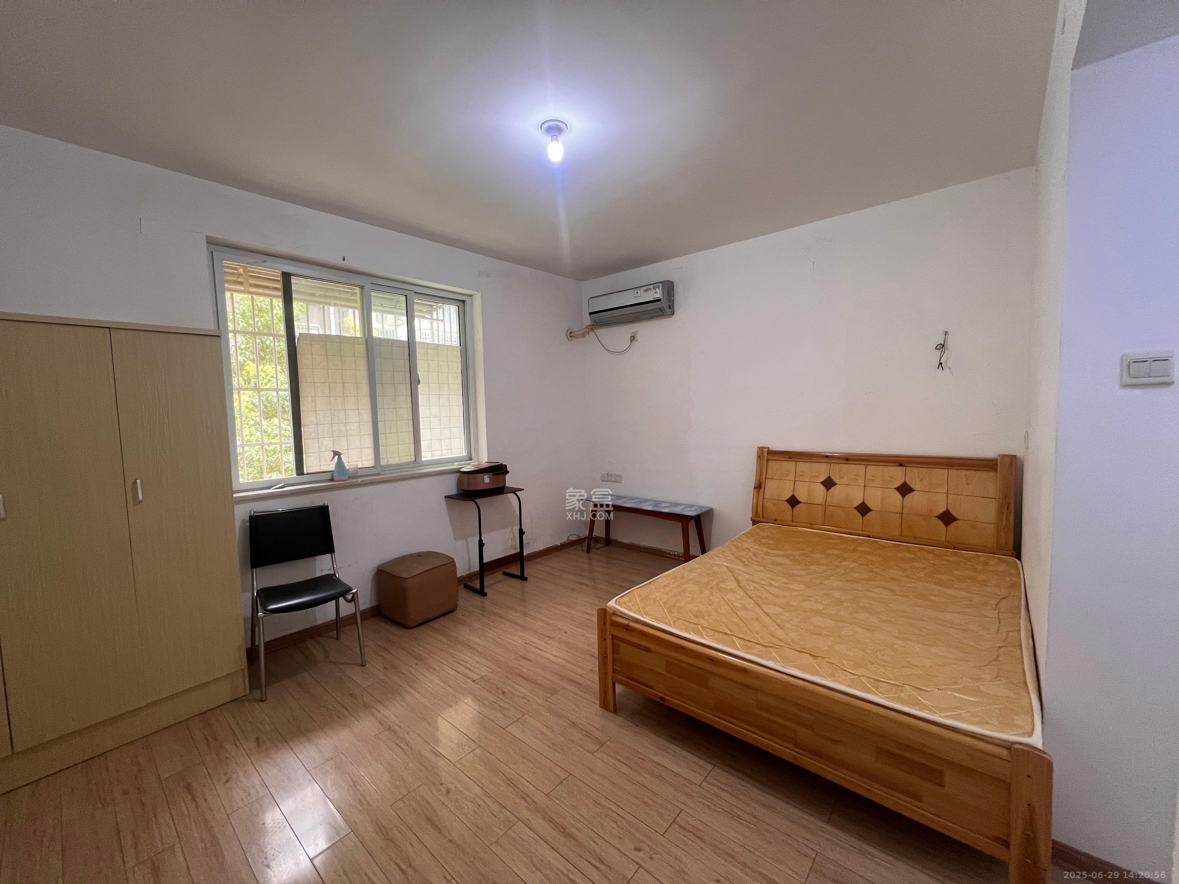 梅苑家园  3室2厅2卫    1800.0元/月 梅苑家园  3室2厅2卫    1800.0元/月室内图