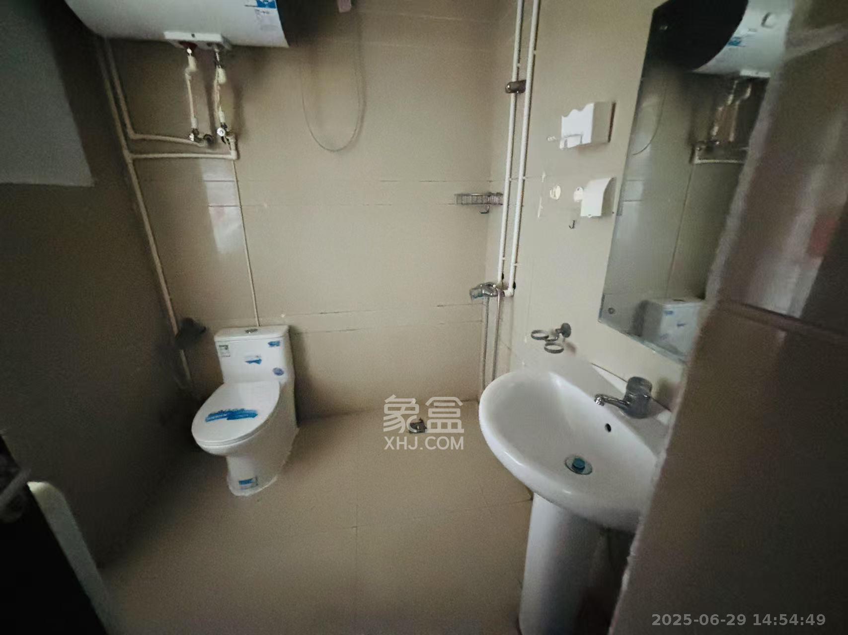 标志商务中心  1室1厅1卫   1200.00元/月室内图