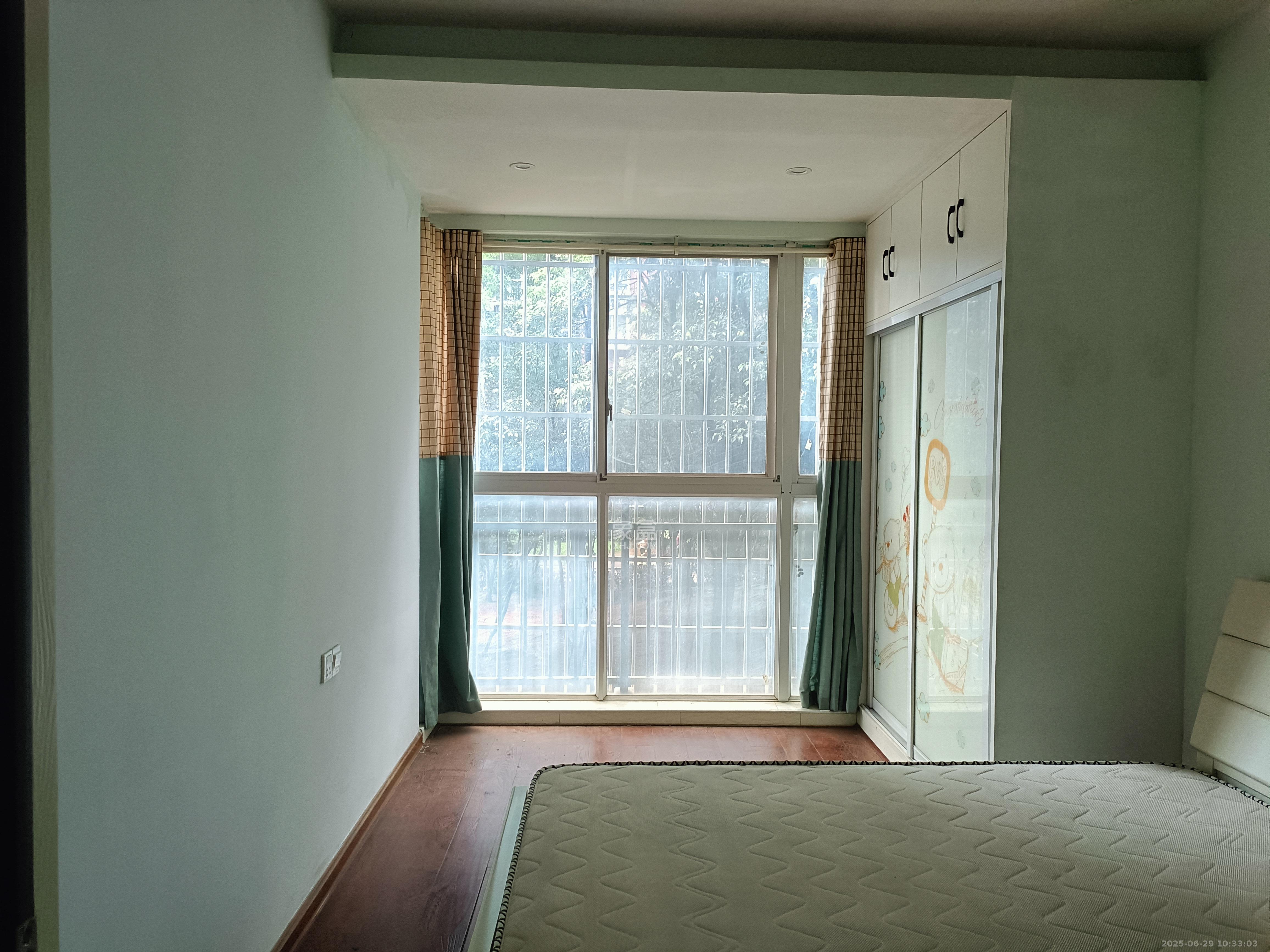 凯富漫城 3室2厅2卫 1550.0元/月 凯富漫城 3室2厅2卫 1550.0元/月室内图