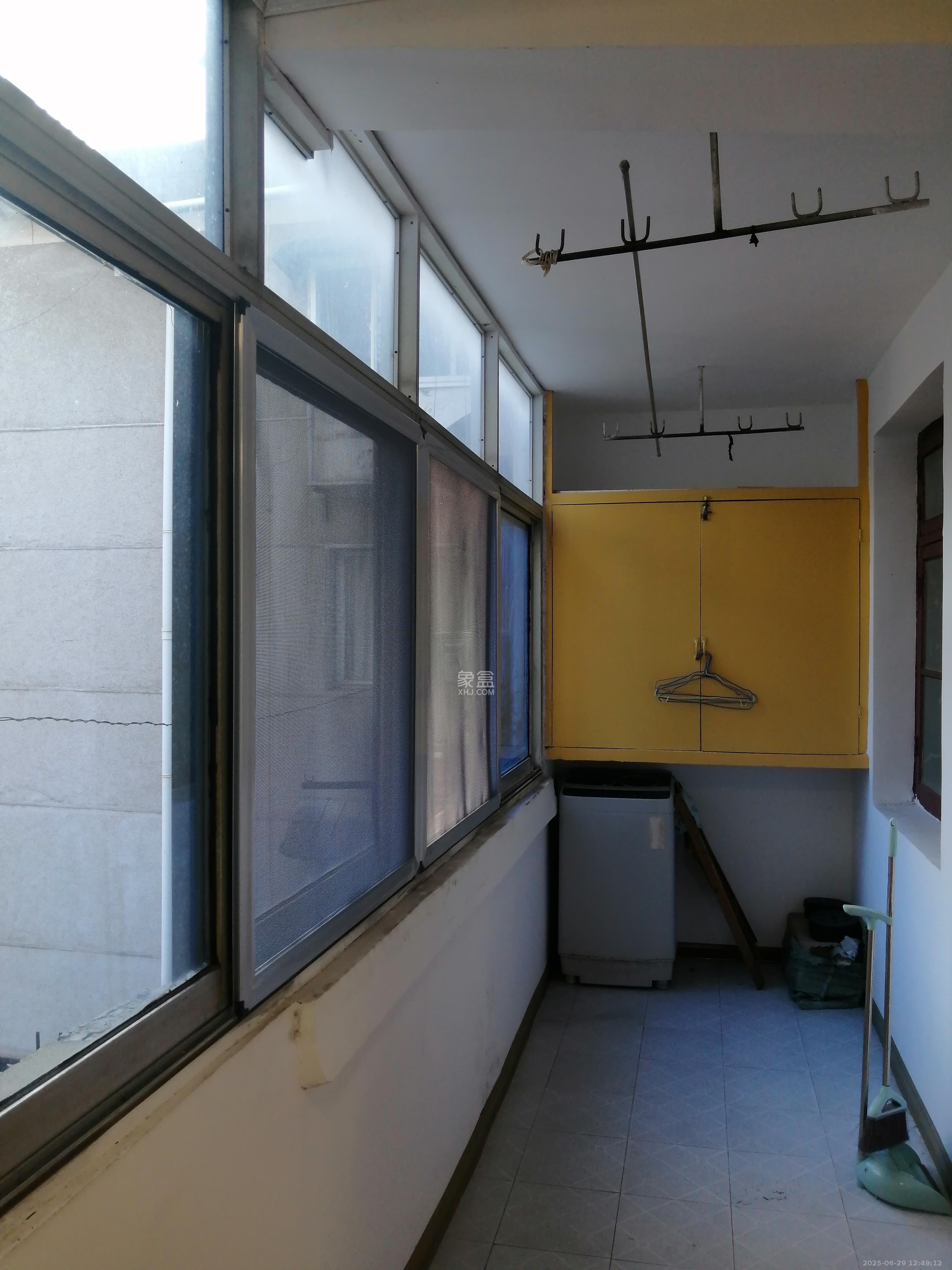 湖南医大附二院红旗区宿舍 2室1厅1卫 2200.0元/月 湖南医大附二院红旗区宿舍 2室1厅1卫 2200.0元/月室内图