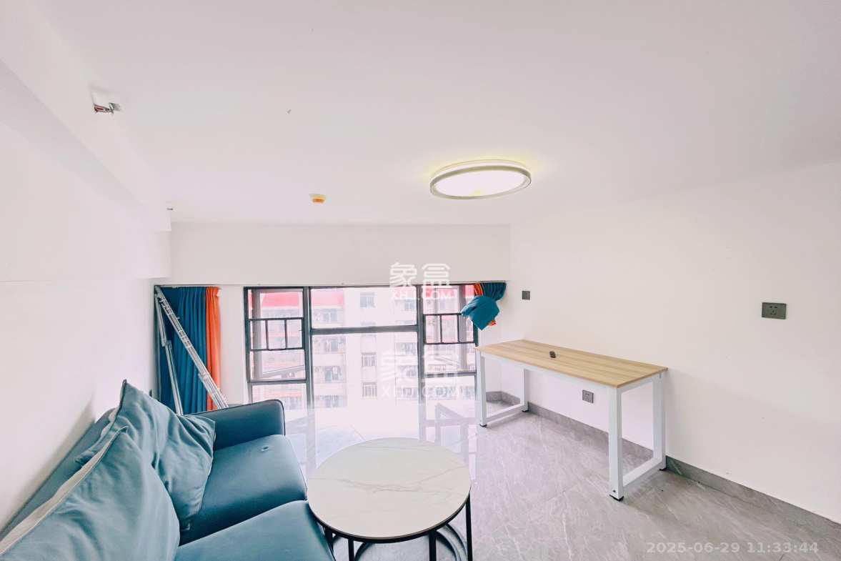 荣盛花语书苑  2室1厅1卫    1950.0元/月 荣盛花语书苑  2室1厅1卫    1950.0元/月室内图