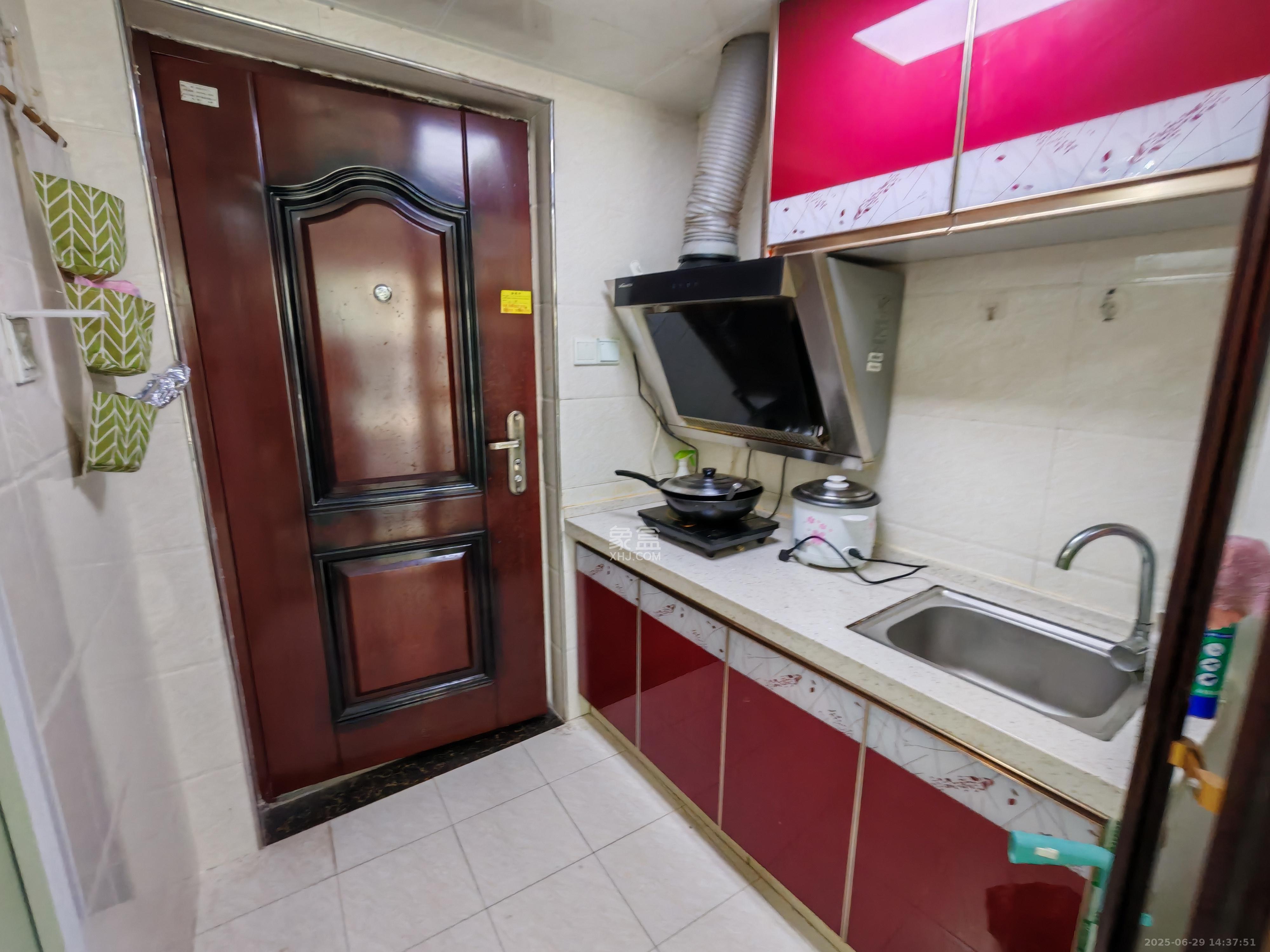 钱隆樽品(一、二、三期)  1室1厅1卫    1300.0元/月 钱隆樽品(一、二、三期)  1室1厅1卫    1300.0元/月室内图