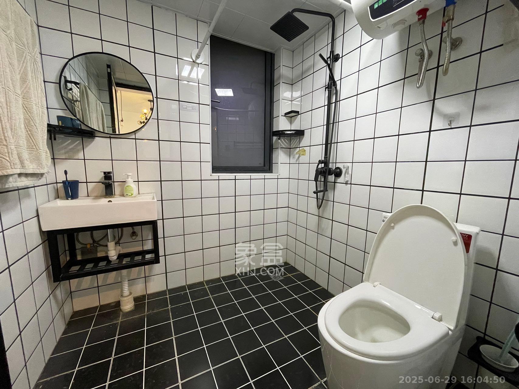 建发中央悦府  2室2厅1卫   3300.00元/月室内图