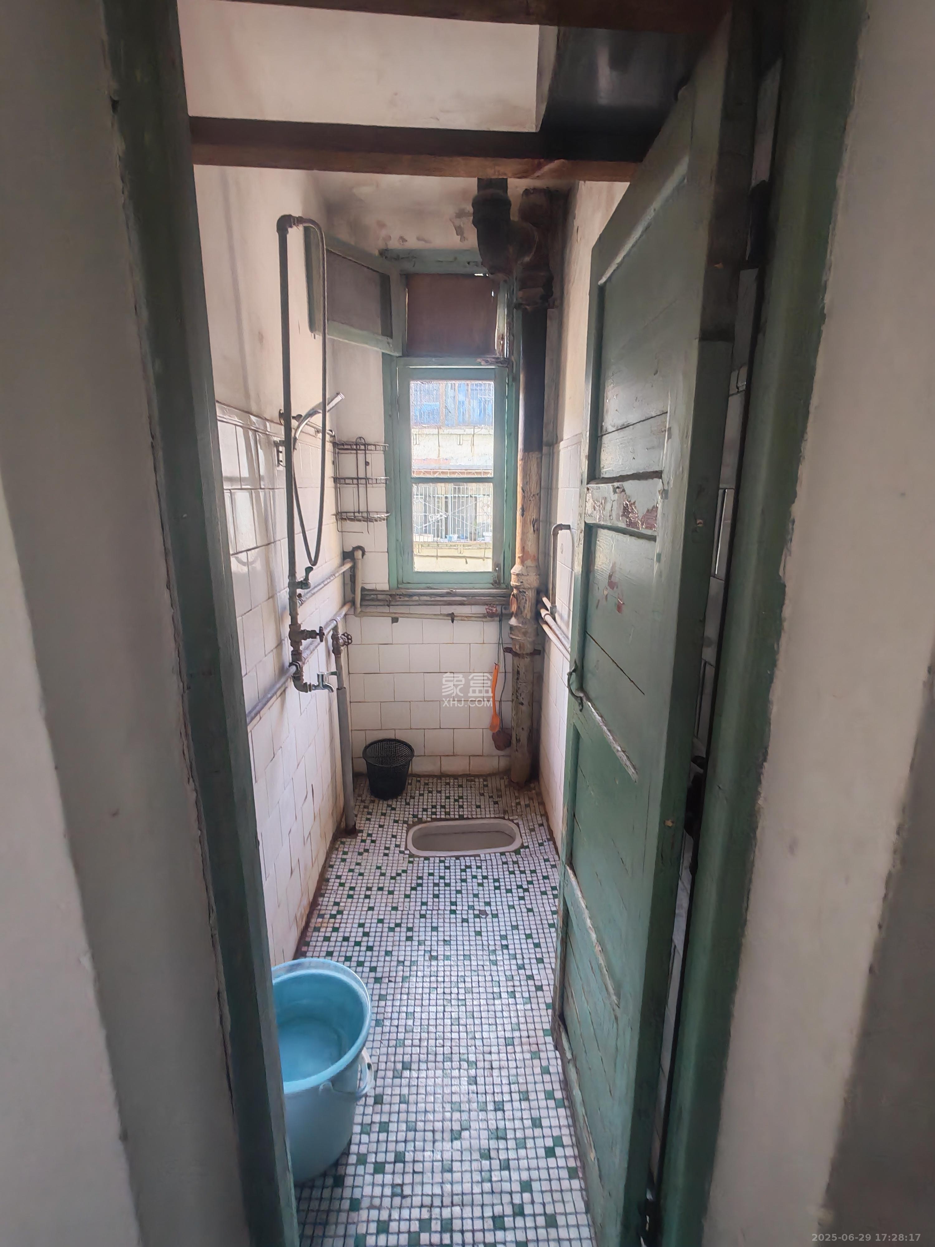 燕兴宿舍 1室1厅1卫 1300.0元/月 燕兴宿舍 1室1厅1卫 1300.0元/月室内图