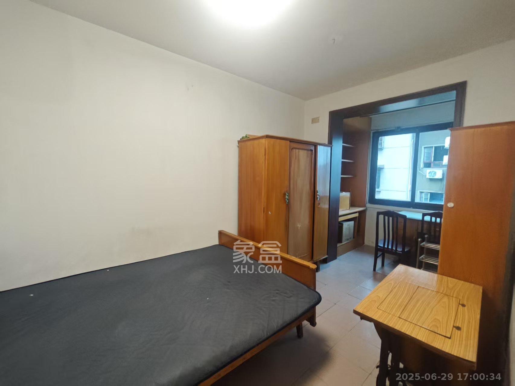 城建学院(古堆山城建学校宿舍) 2室1厅1卫 1400.0元/月 城建学院(古堆山城建学校宿舍) 2室1厅1卫 1400.0元/月室内图