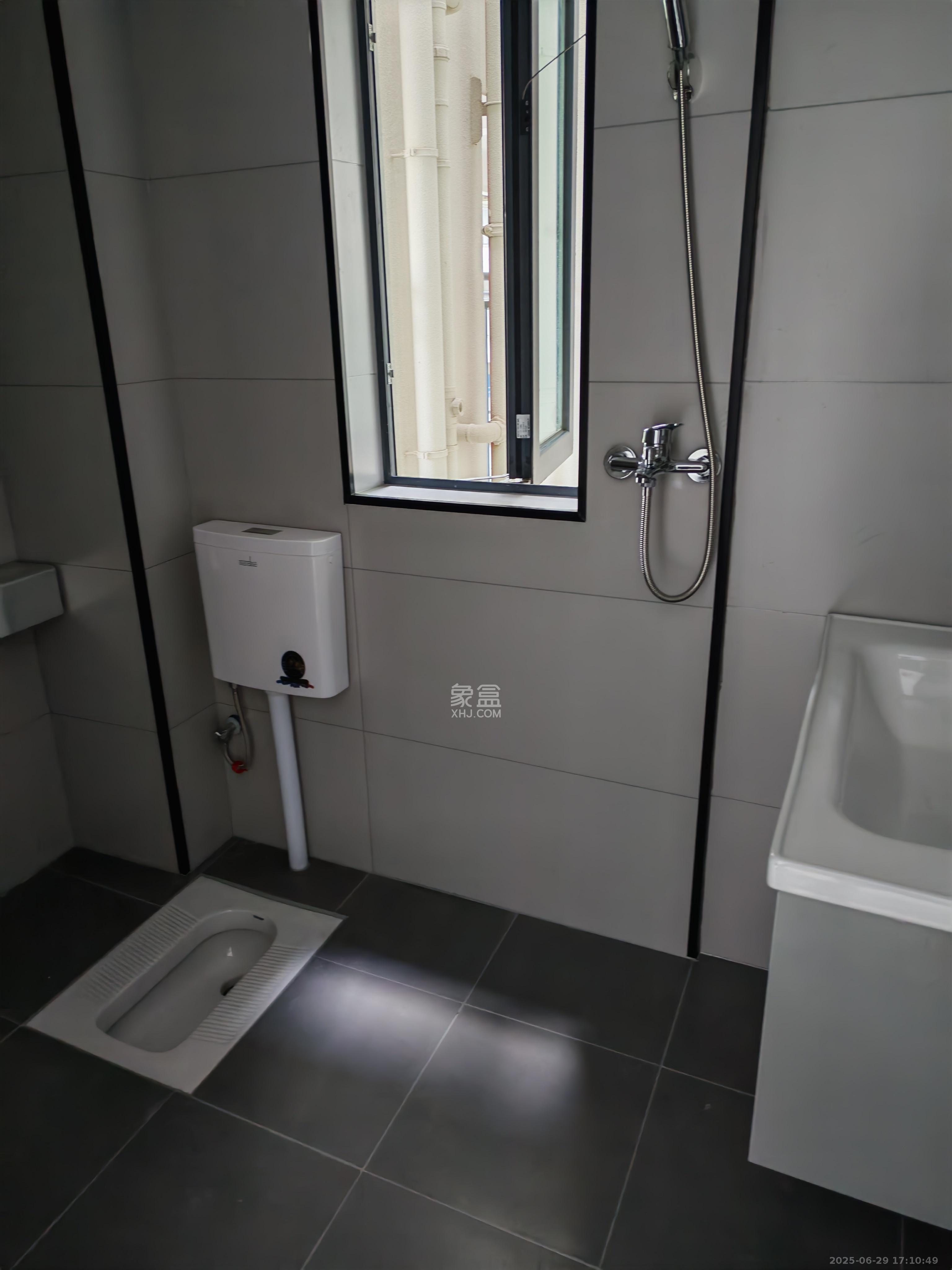 周南学府  2室2厅1卫    2200.0元/月 周南学府  2室2厅1卫    2200.0元/月室内图