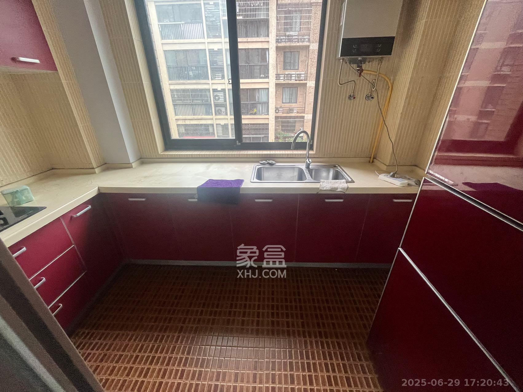 三江花中城 2室2厅1卫 2400.0元/月 三江花中城 2室2厅1卫 2400.0元/月室内图