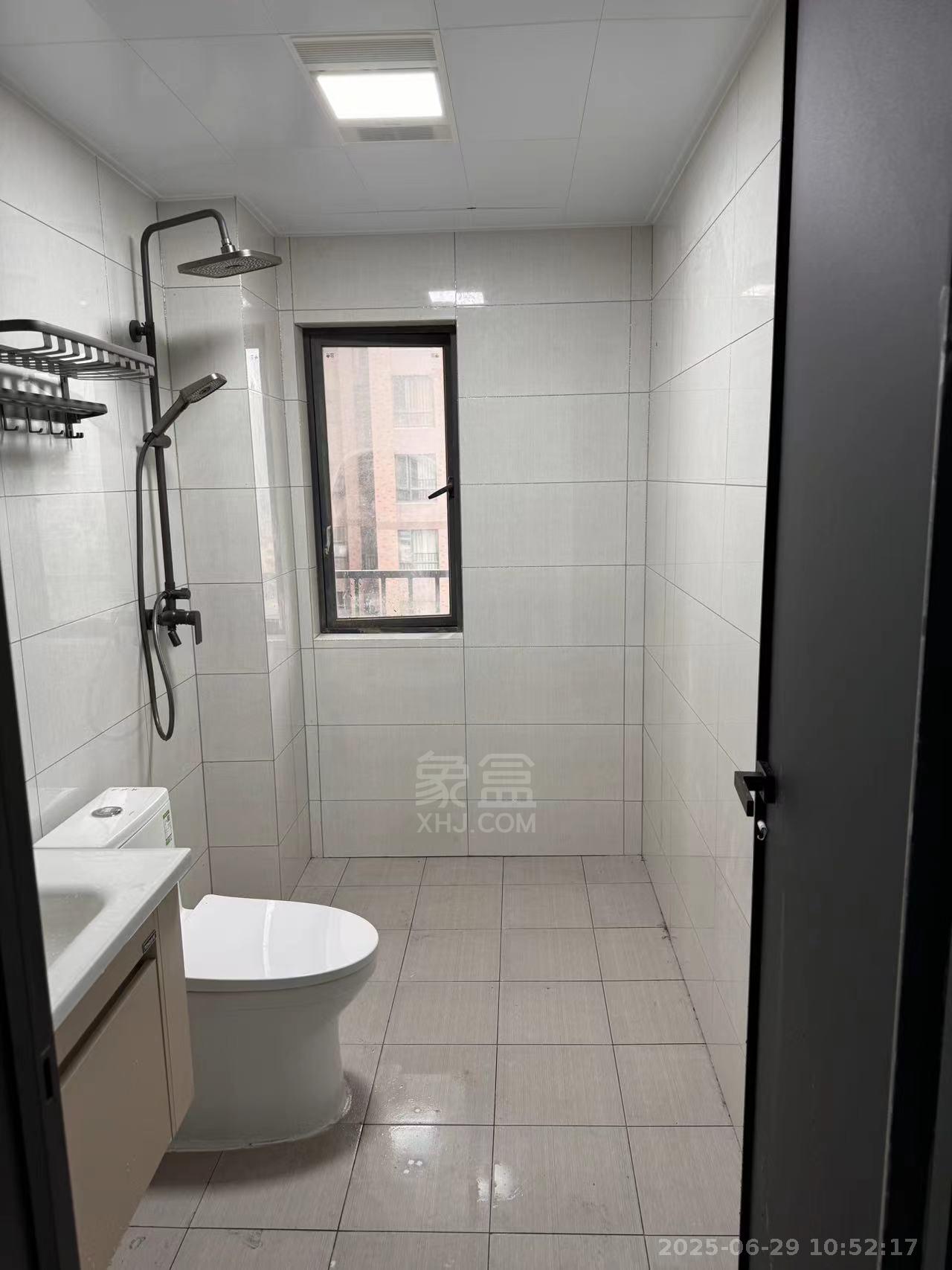 湘银星城 3室2厅2卫 1800.0元/月 湘银星城 3室2厅2卫 1800.0元/月室内图