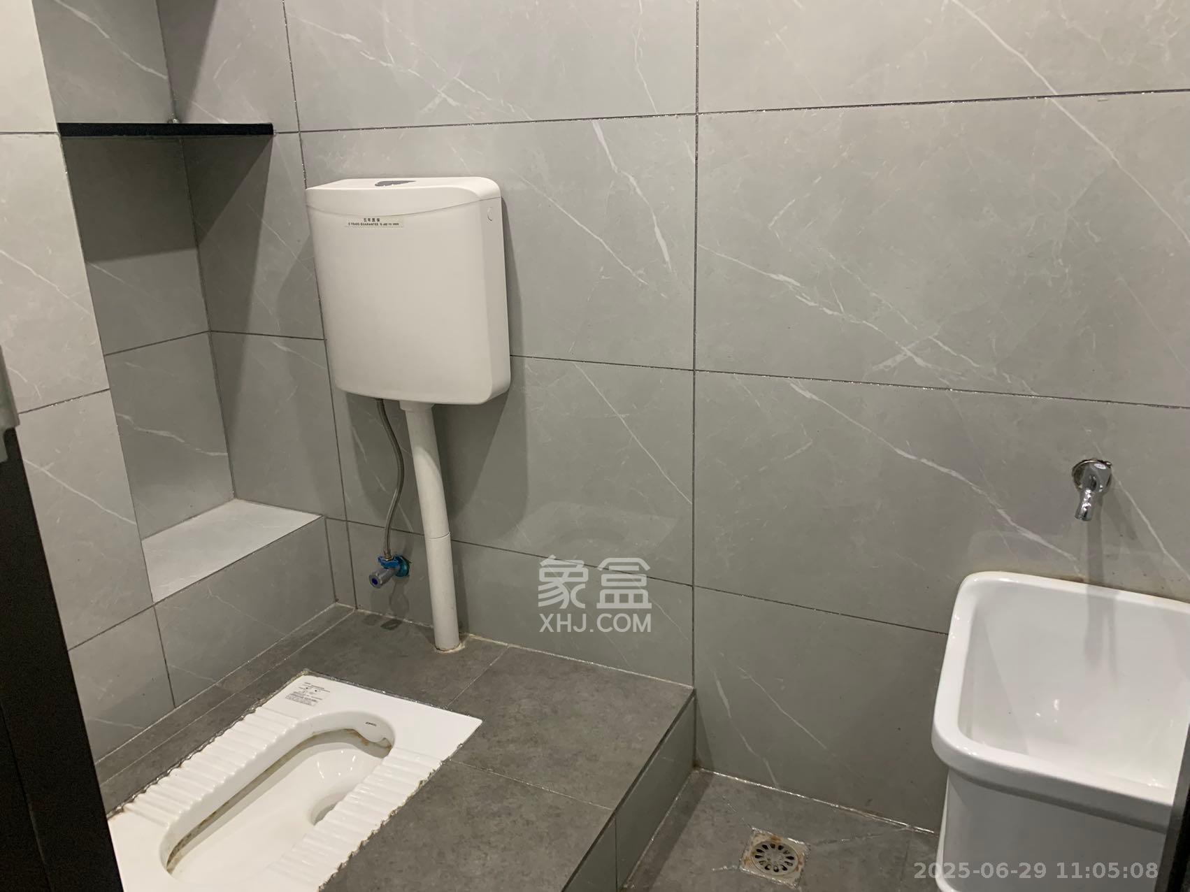 尖山大厦  2室1厅1卫   3500.00元/月室内图