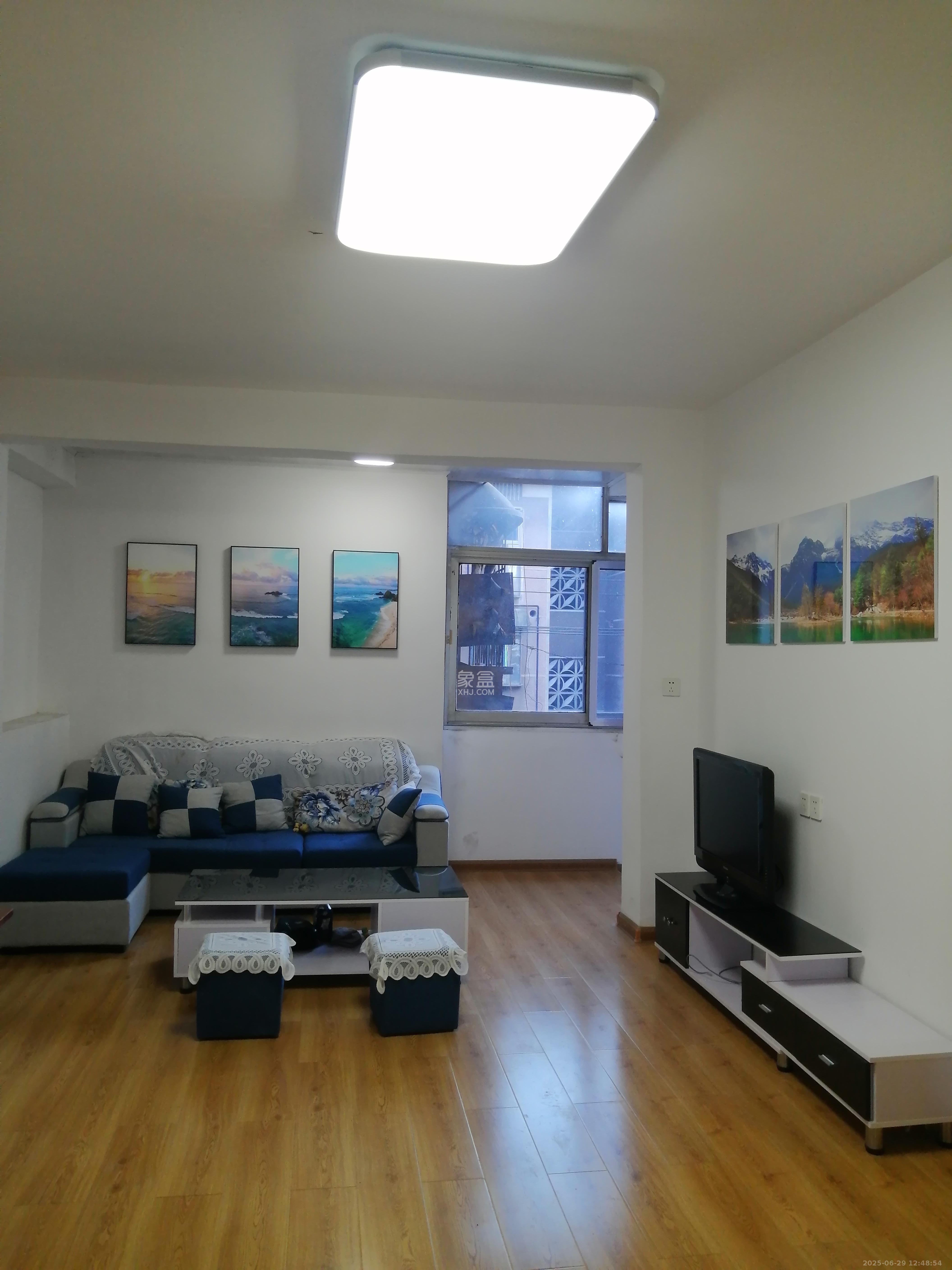 湖南医大附二院红旗区宿舍 2室1厅1卫 2200.0元/月 湖南医大附二院红旗区宿舍 2室1厅1卫 2200.0元/月室内图