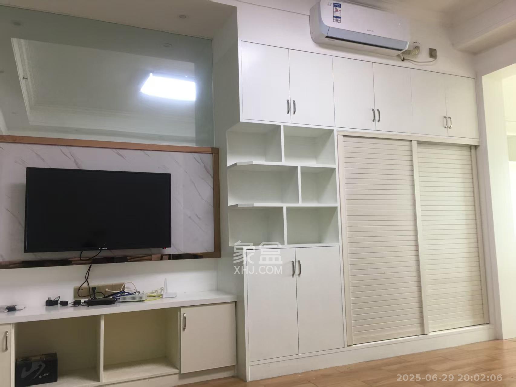 和隆花半里  1室1厅1卫    1600.0元/月 和隆花半里  1室1厅1卫    1600.0元/月室内图