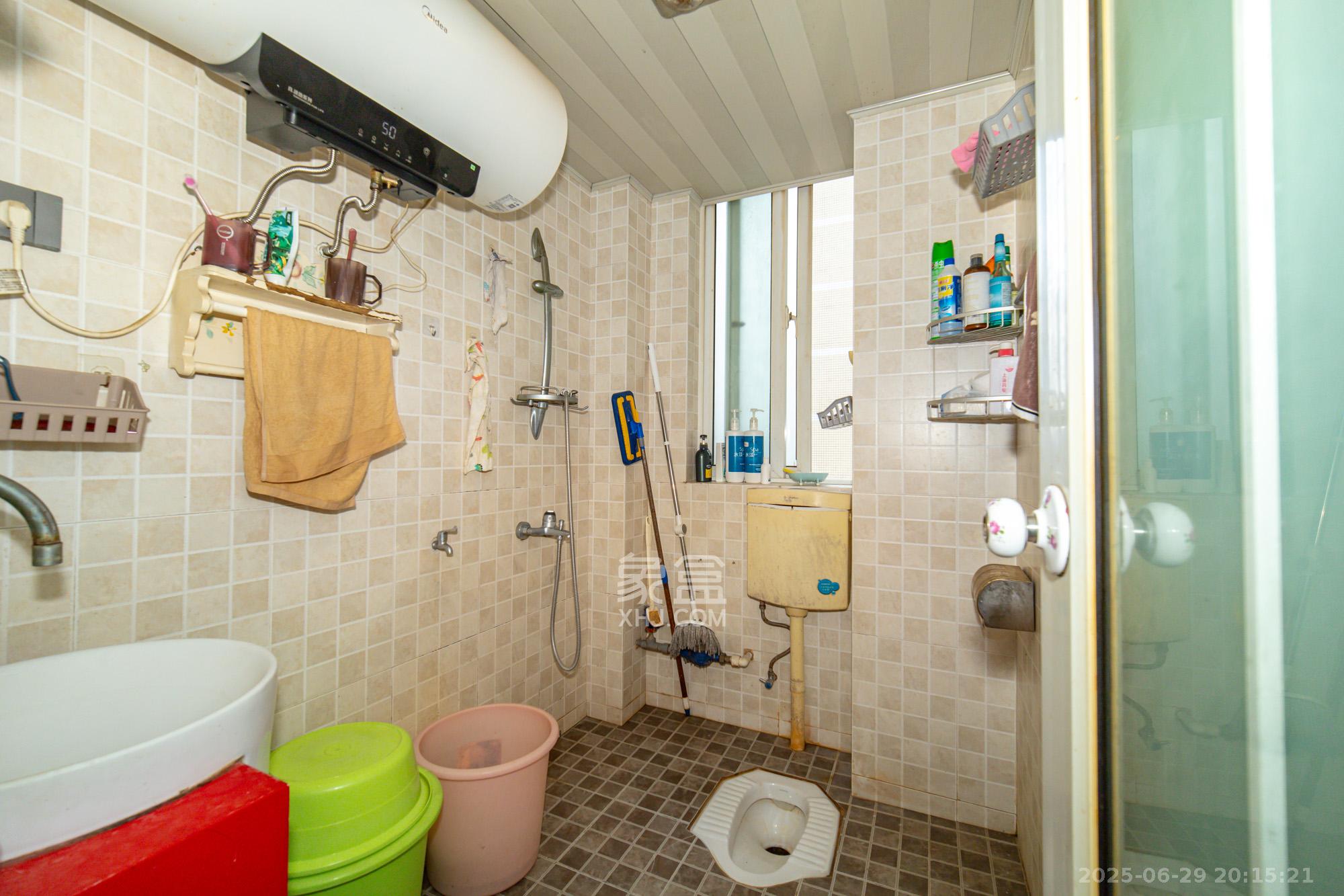 荣鑫家园 2室12厅1卫 36.8万 荣鑫家园 2室12厅1卫 36.8万卫生间