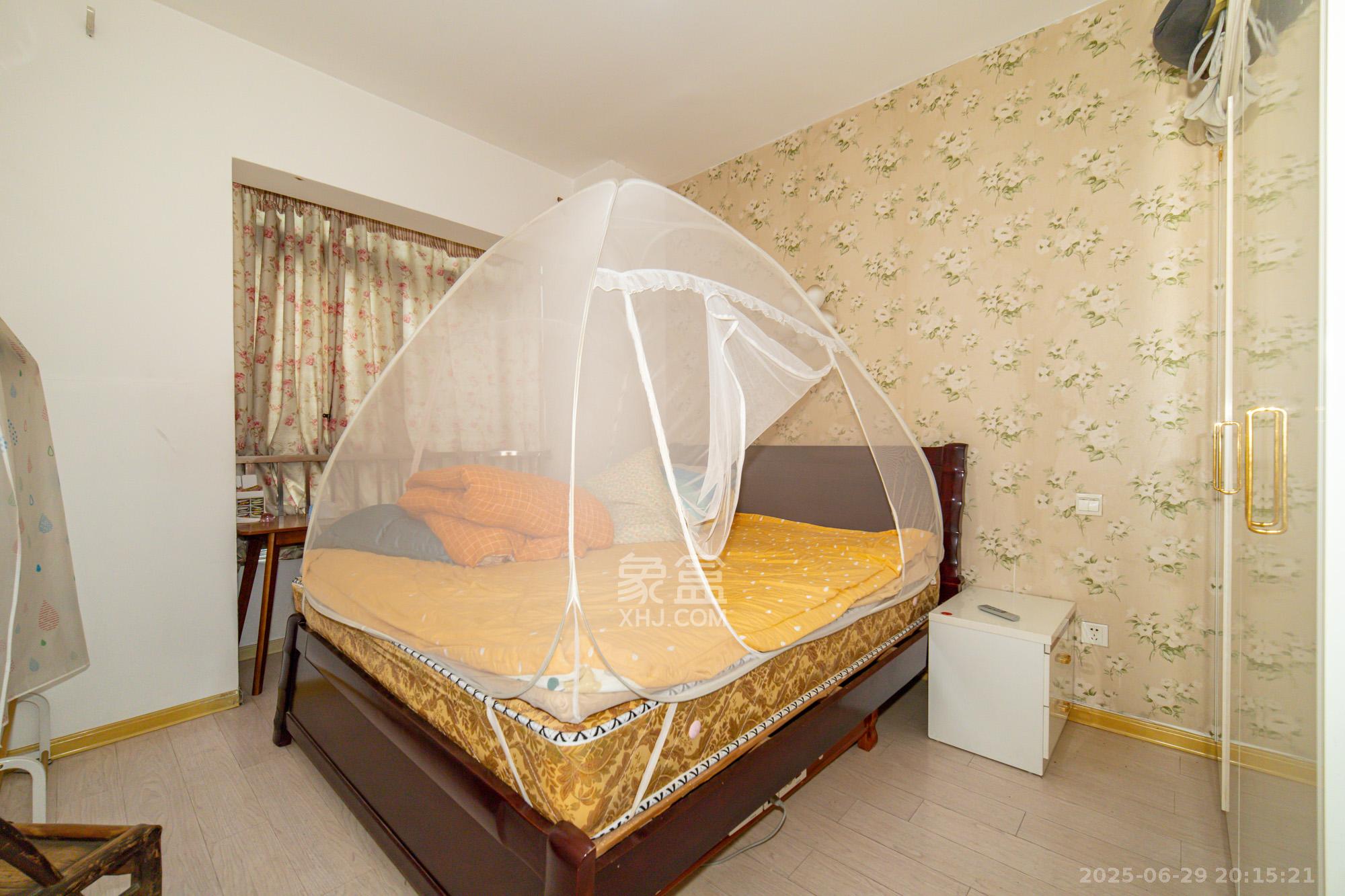 荣鑫家园 2室12厅1卫 36.8万 荣鑫家园 2室12厅1卫 36.8万卧室