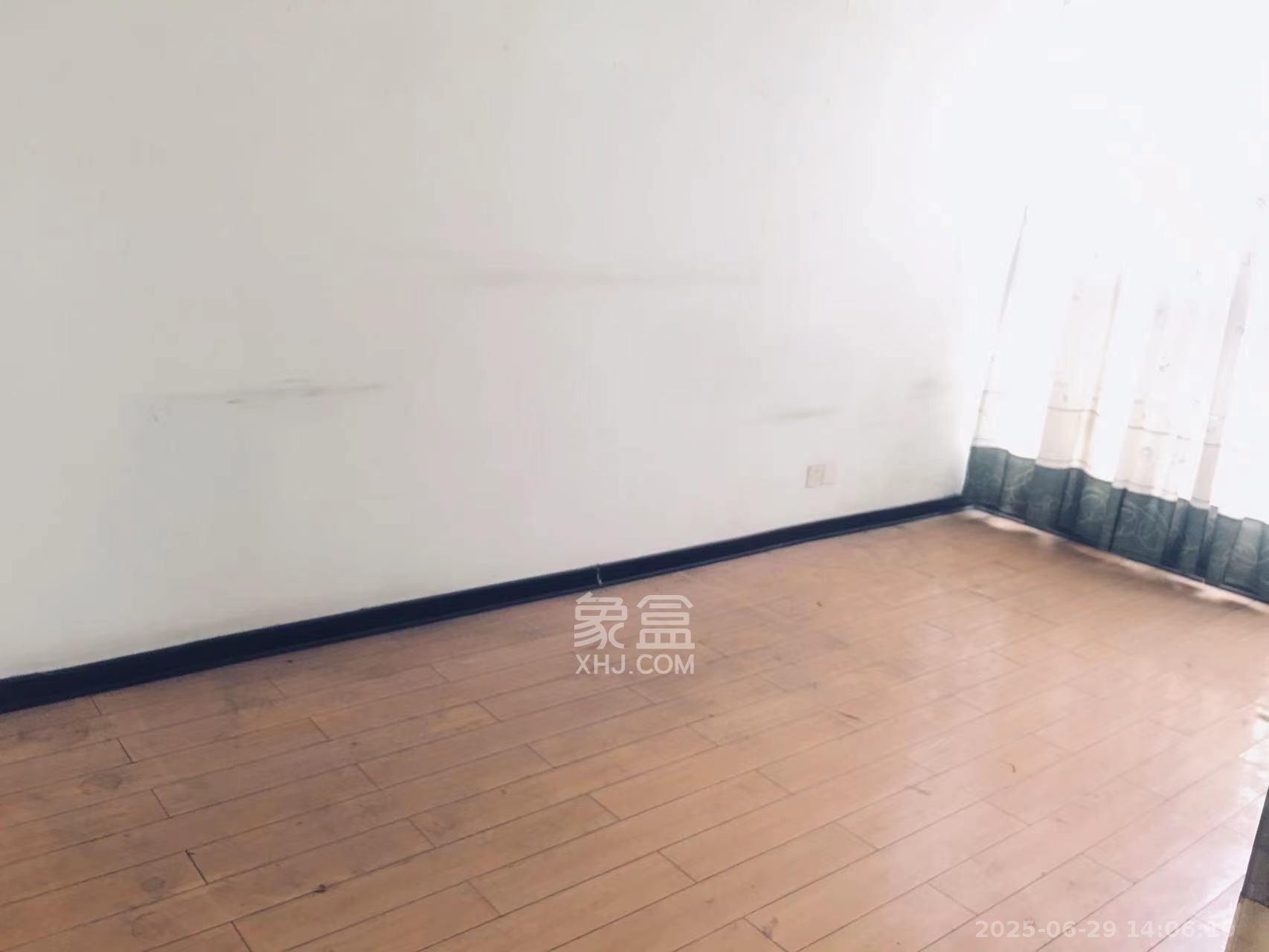 东方新城 5室2厅2卫 3000.0元/月 东方新城 5室2厅2卫 3000.0元/月室内图