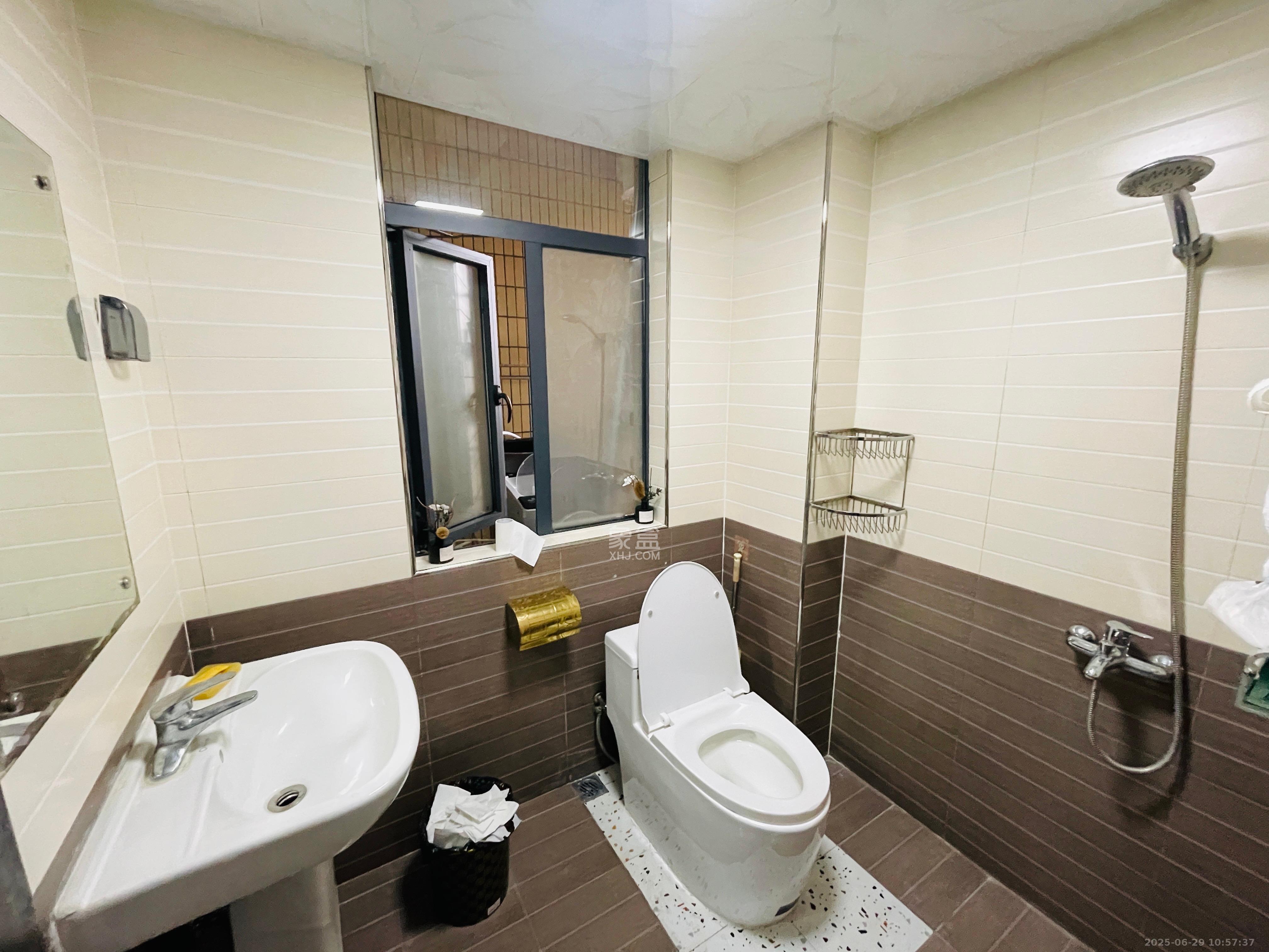 恒万西溪里 3室2厅1卫 3200.0元/月 恒万西溪里 3室2厅1卫 3200.0元/月室内图