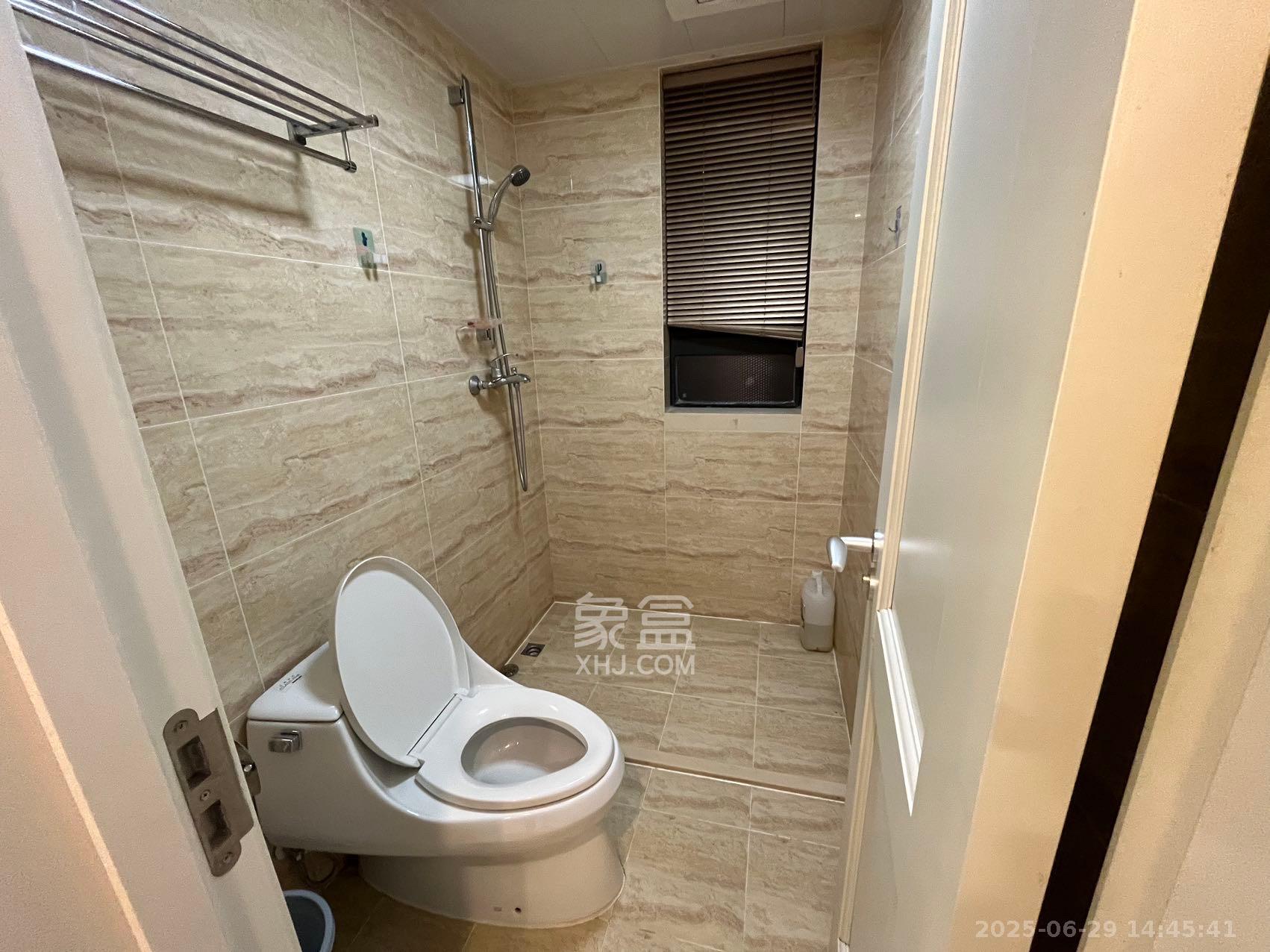 万科魅力之城观澜里 3室2厅2卫 2600.0元/月 万科魅力之城观澜里 3室2厅2卫 2600.0元/月室内图