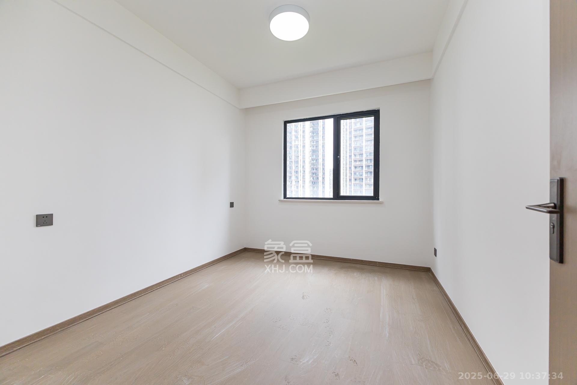 金富湘江悦城 4室2厅2卫 140.0万 金富湘江悦城 4室2厅2卫 140.0万卧室