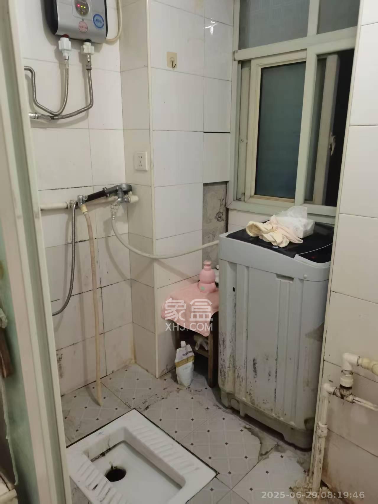 火把山小区 2室1厅1卫 800.0元/月 火把山小区 2室1厅1卫 800.0元/月室内图