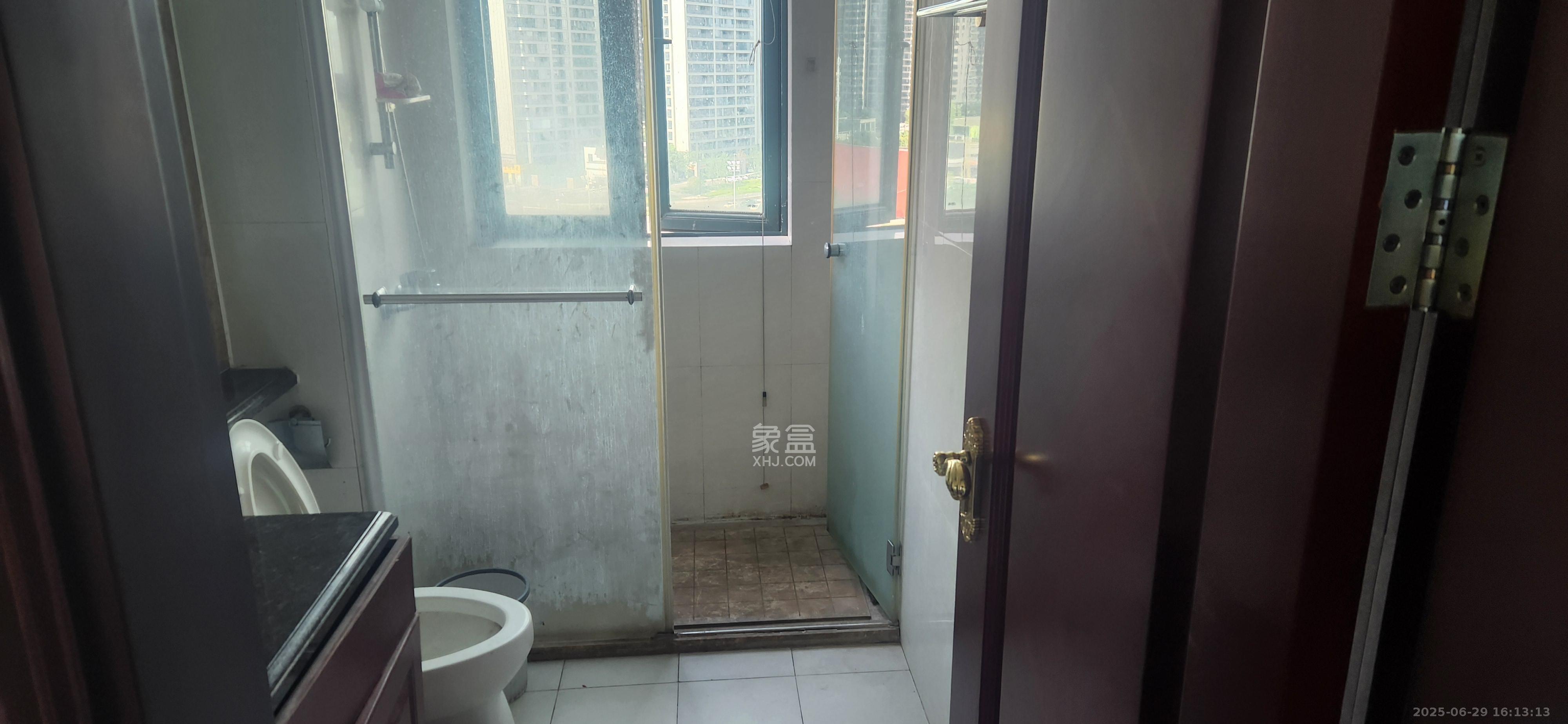 恒大绿洲 3室2厅2卫 2800.0元/月 恒大绿洲 3室2厅2卫 2800.0元/月室内图