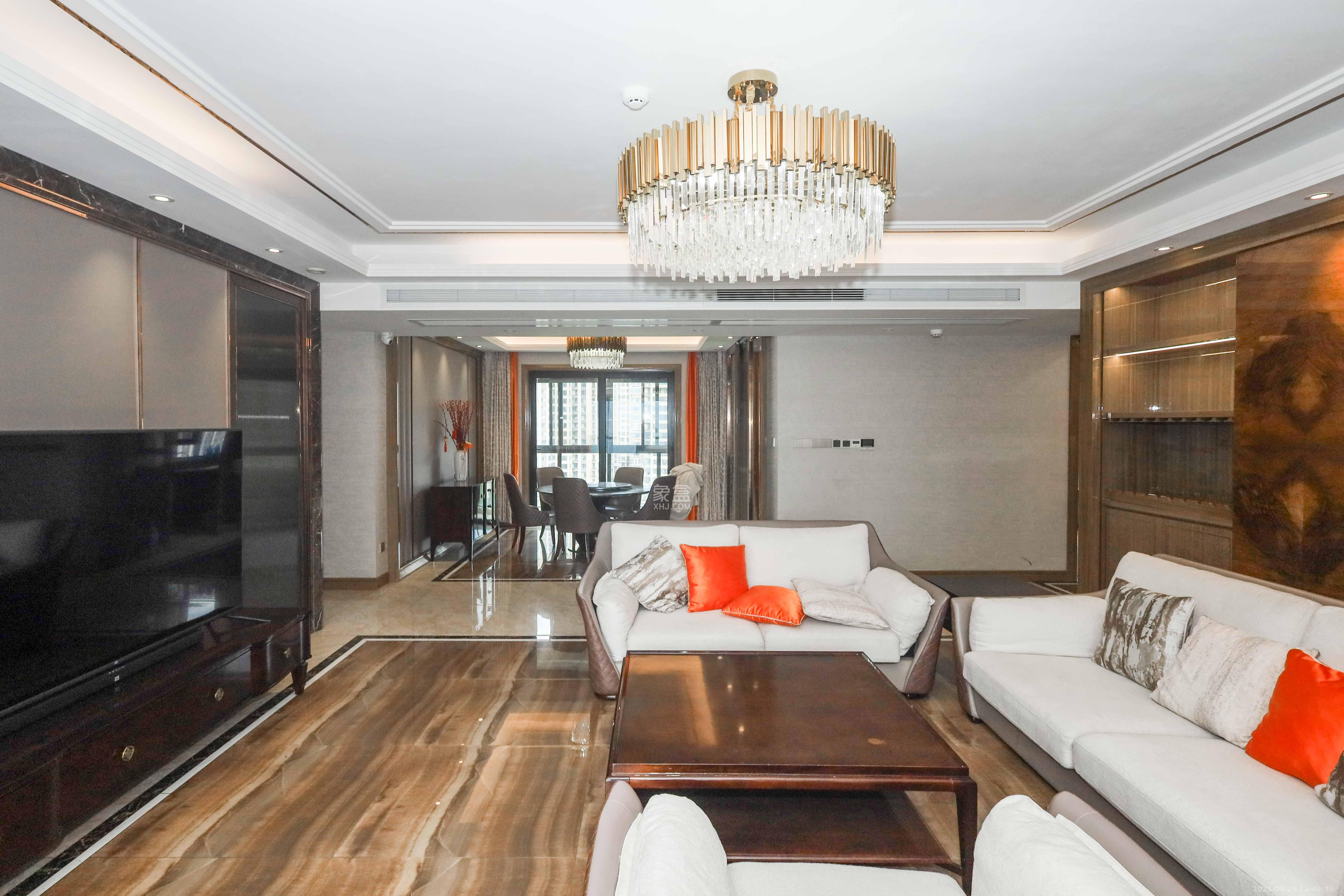 晟通牡丹舸 4室2厅4卫 600.0万 晟通牡丹舸 4室2厅4卫 600.0万客厅