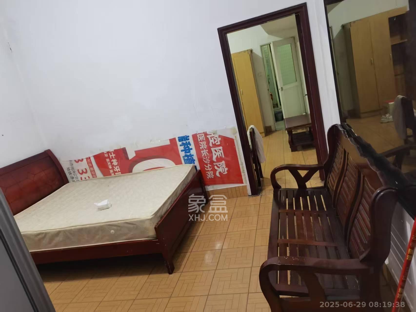 火把山小区 2室1厅1卫 800.0元/月 火把山小区 2室1厅1卫 800.0元/月室内图