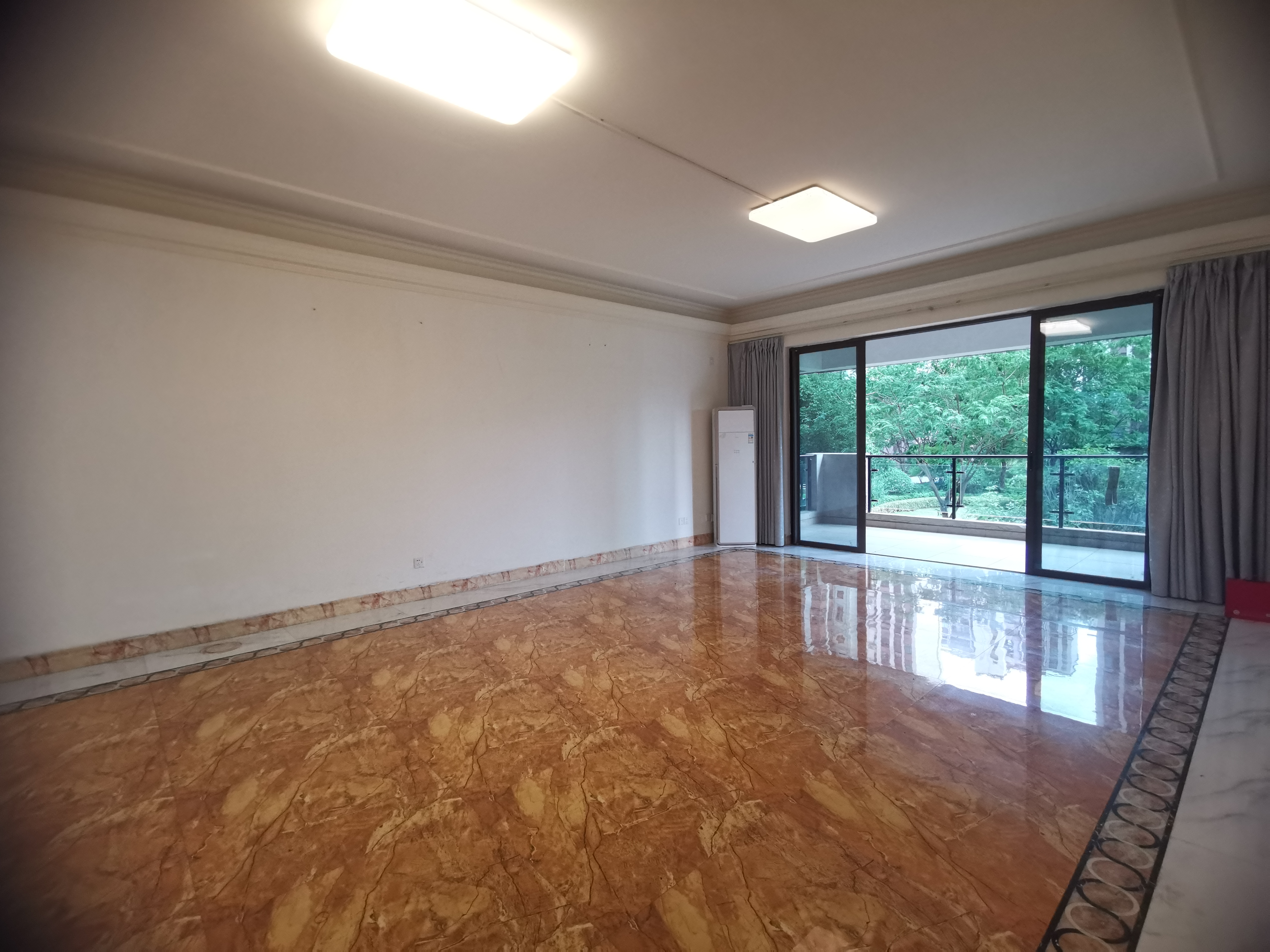 华耀碧桂园十里江湾观澜  5室2厅3卫    3800.0元/月室内图