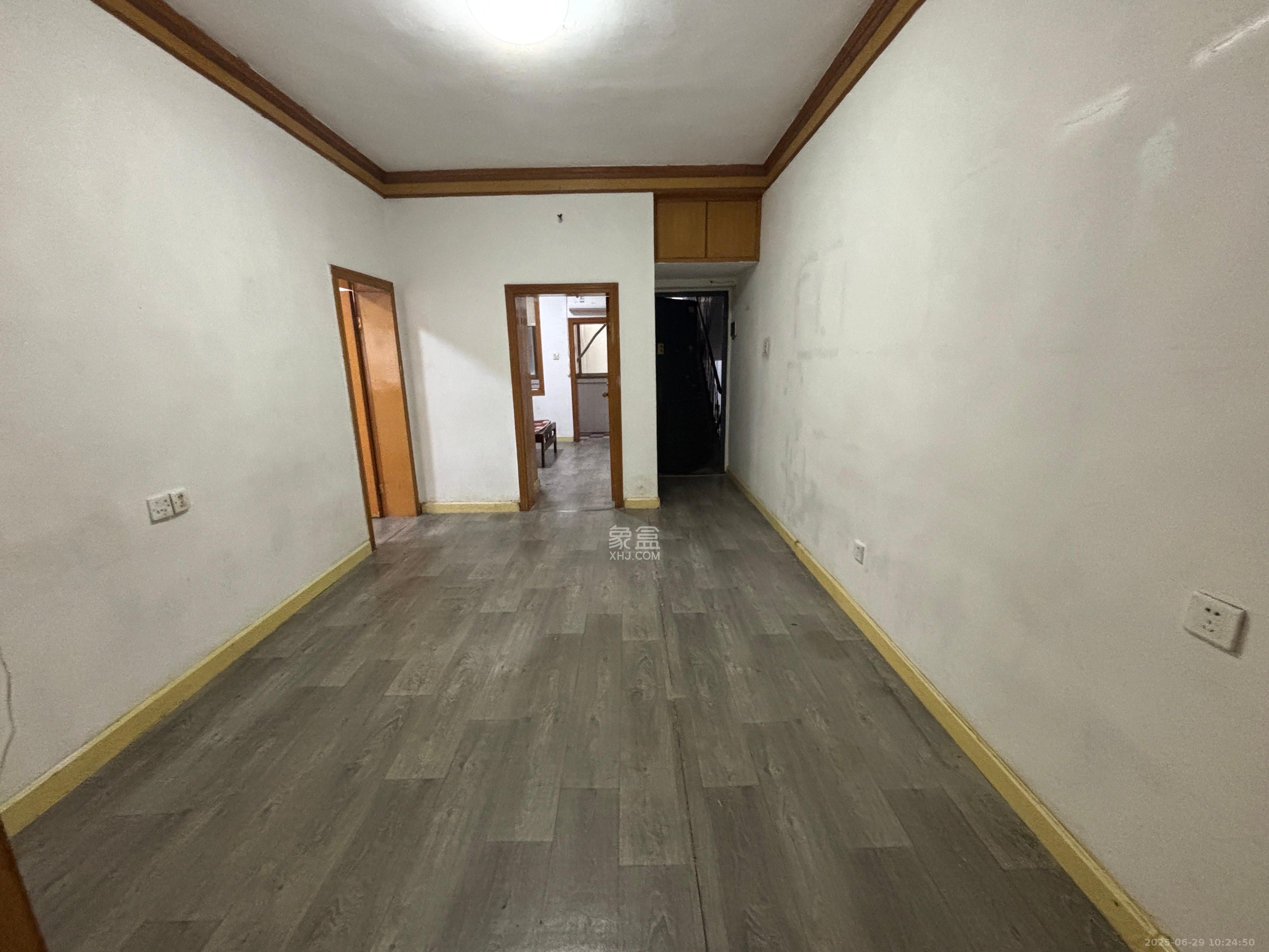 长沙市轻化公司宿舍（三角塘88号）  2室2厅1卫   1800.00元/月