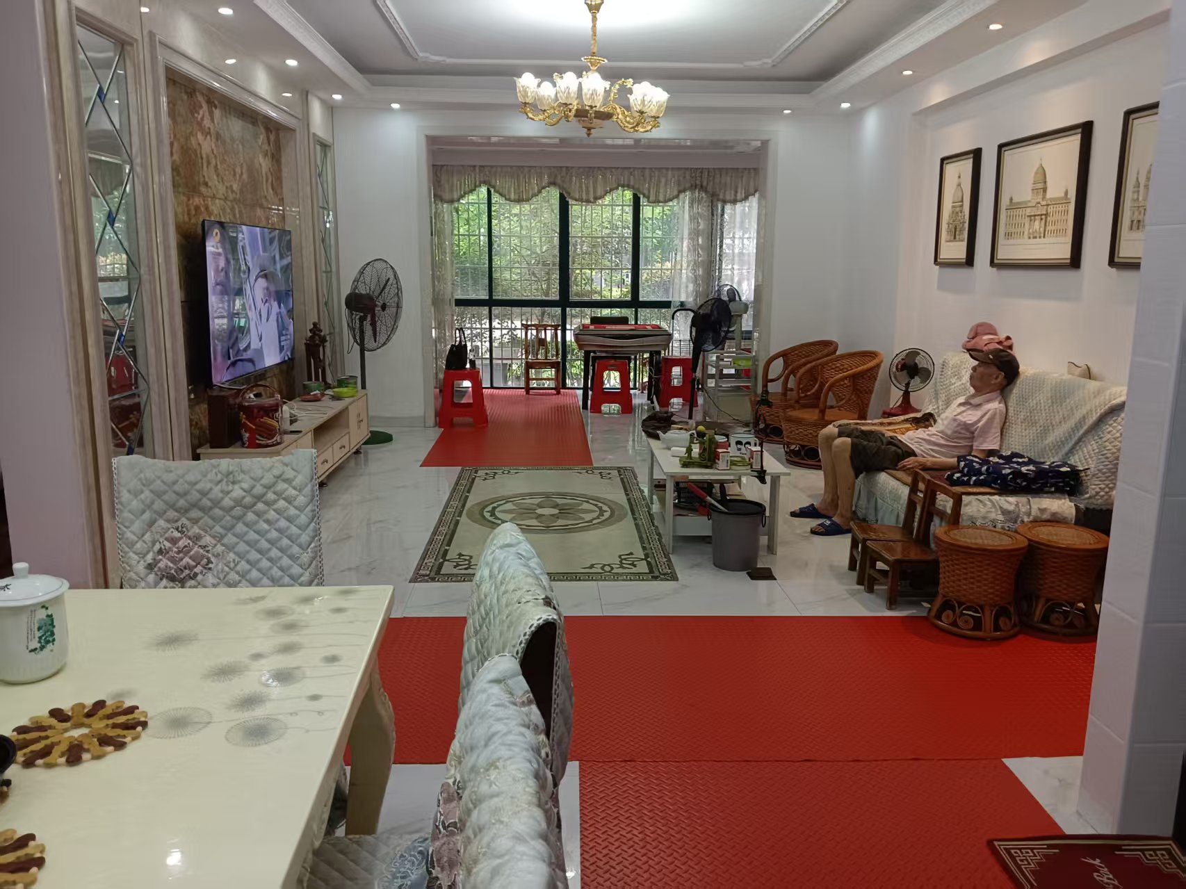 兰贵园 3室2厅2卫 2500.0元/月 兰贵园 3室2厅2卫 2500.0元/月室内图